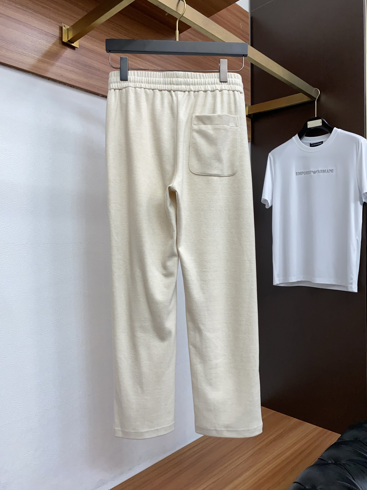 /套 Loro Piana诺悠偏雅 2026新款男士休闲定制夹克外套套装 穿上简约干练的翻领休闲外套，又