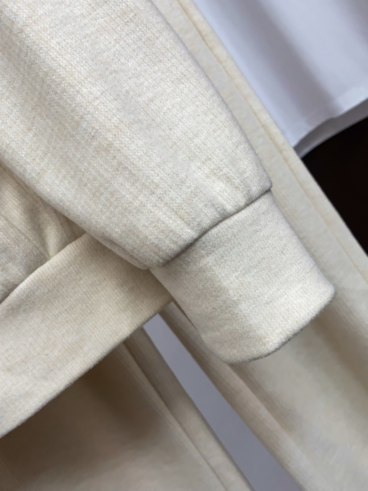 /套 Loro Piana诺悠偏雅 2026新款男士休闲定制夹克外套套装 穿上简约干练的翻领休闲外套，又