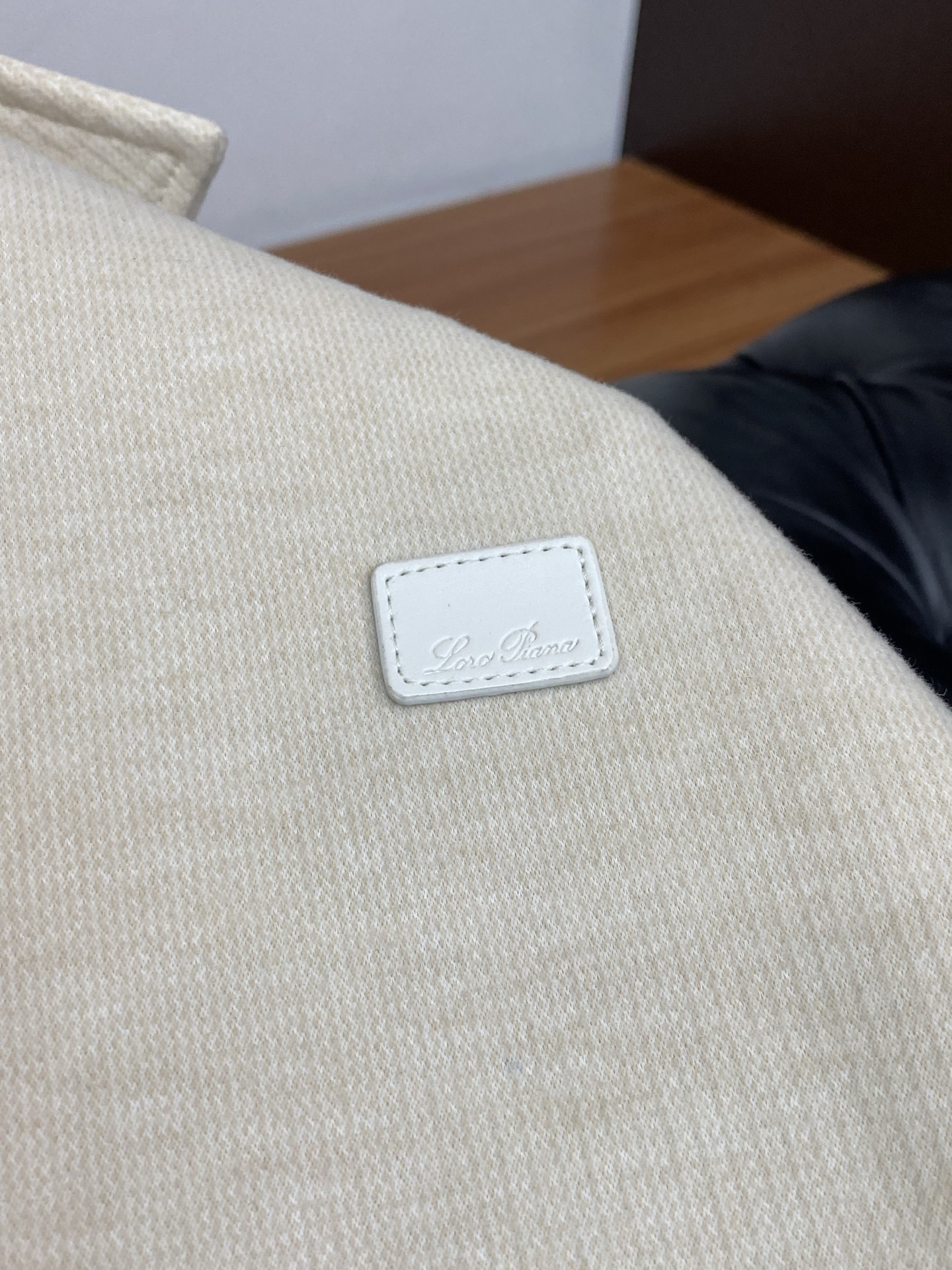 /套 Loro Piana诺悠偏雅 2026新款男士休闲定制夹克外套套装 穿上简约干练的翻领休闲外套，又