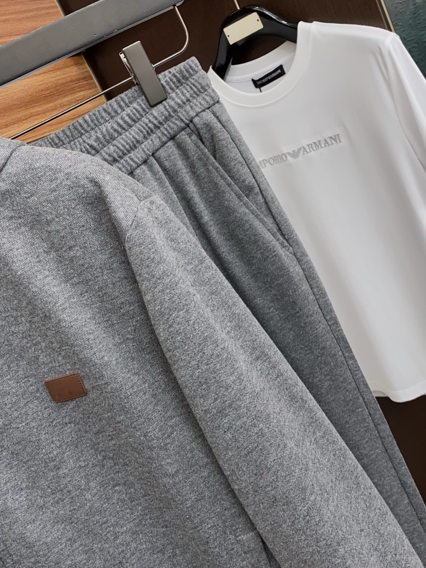/套 Loro piana 诺悠翩雅 不拆 2026新款男士休闲定制夹克外套套装 穿上简约干练的休闲外套