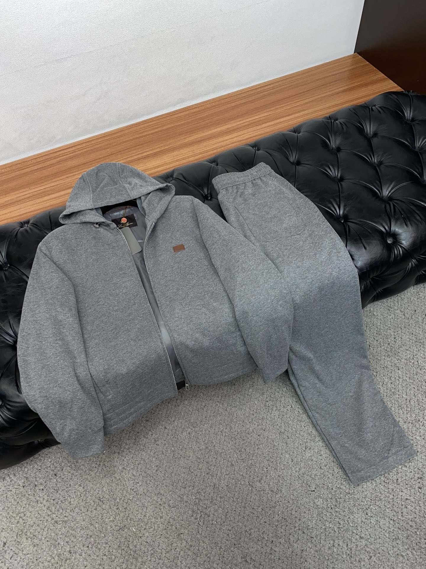 /套 Loro piana 诺悠翩雅 不拆 2026新款男士休闲定制夹克外套套装 穿上简约干练的休闲外套