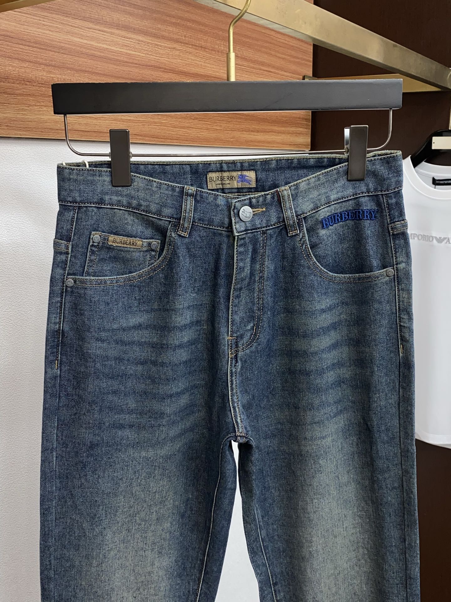 巴宝莉 2026ss春夏新款修身小直筒牛仔裤 完美洗水工艺 定制顶级五金logo 独家定制微弹面料 码数