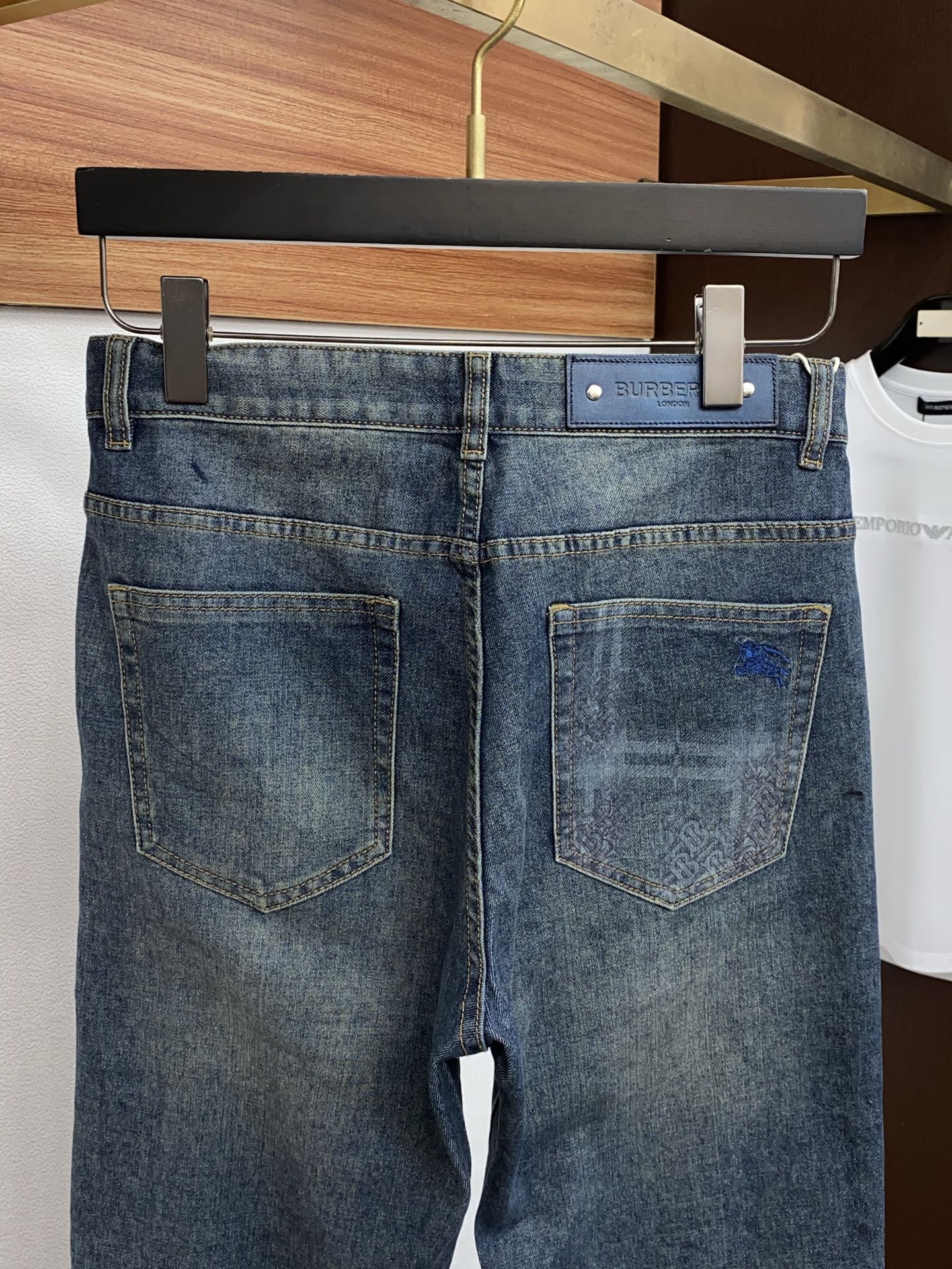 巴宝莉 2026ss春夏新款修身小直筒牛仔裤 完美洗水工艺 定制顶级五金logo 独家定制微弹面料 码数