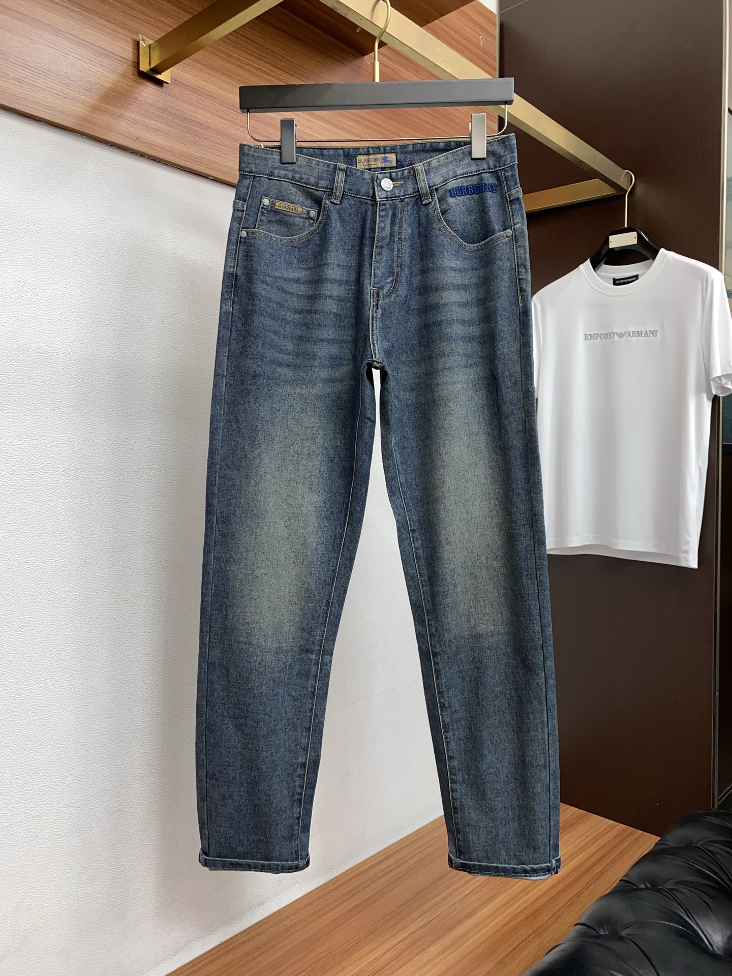 巴宝莉 2026ss春夏新款修身小直筒牛仔裤 完美洗水工艺 定制顶级五金logo 独家定制微弹面料 码数