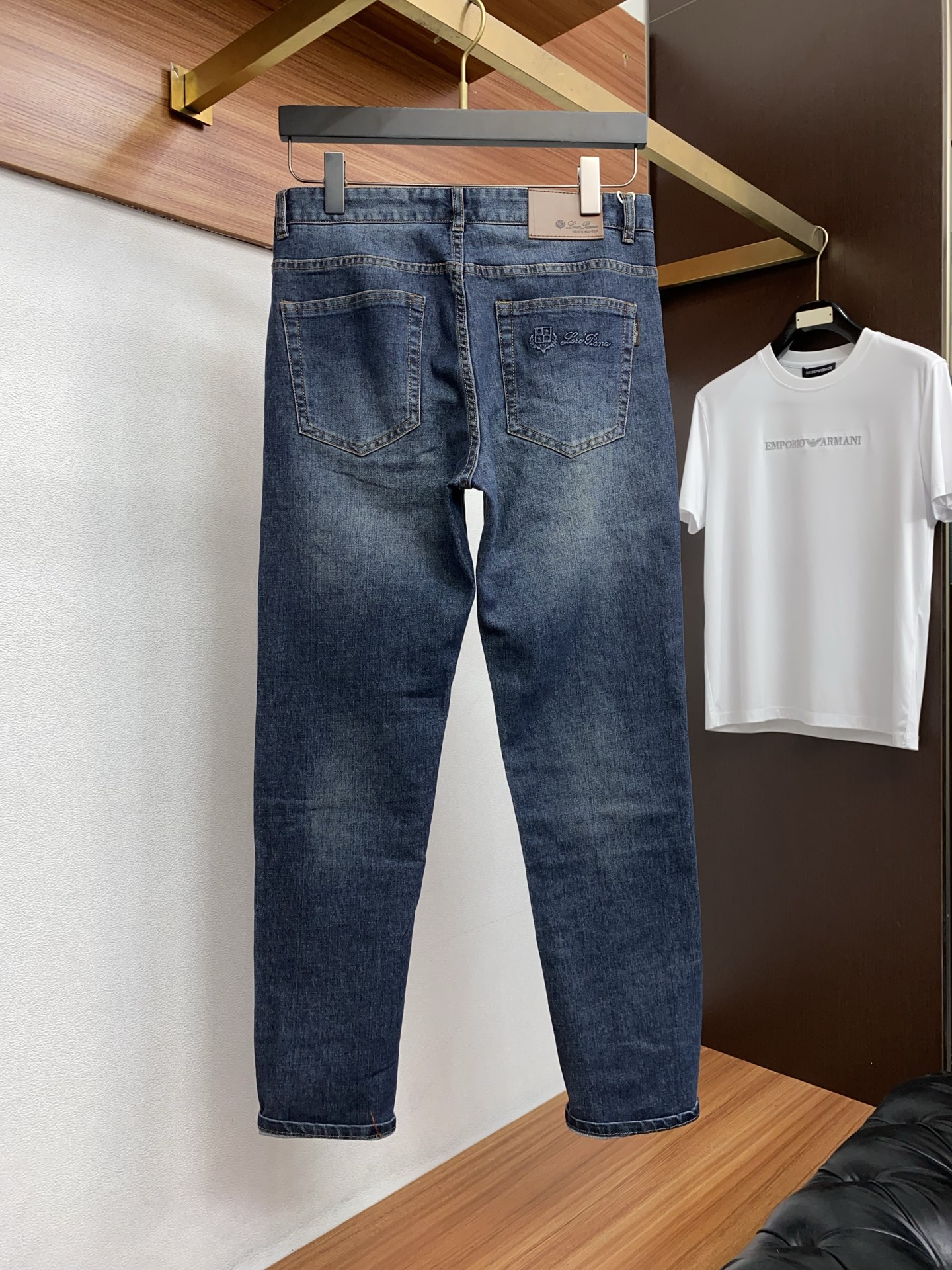 Loro piana 诺悠翩雅 2026ss春夏新款修身小直筒牛仔裤 完美洗水工艺 定制顶级五金logo