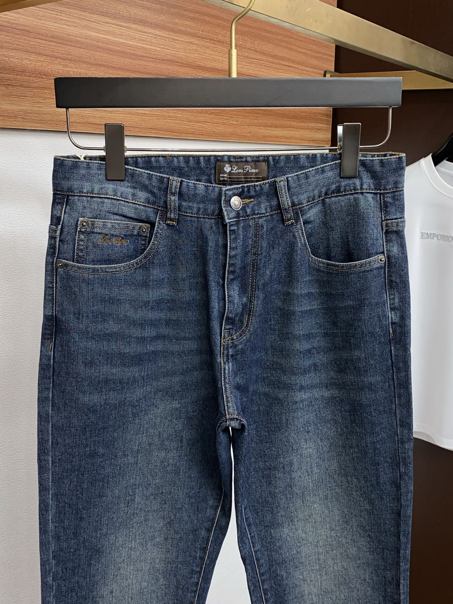 Loro piana 诺悠翩雅 2026ss春夏新款修身小直筒牛仔裤 完美洗水工艺 定制顶级五金logo