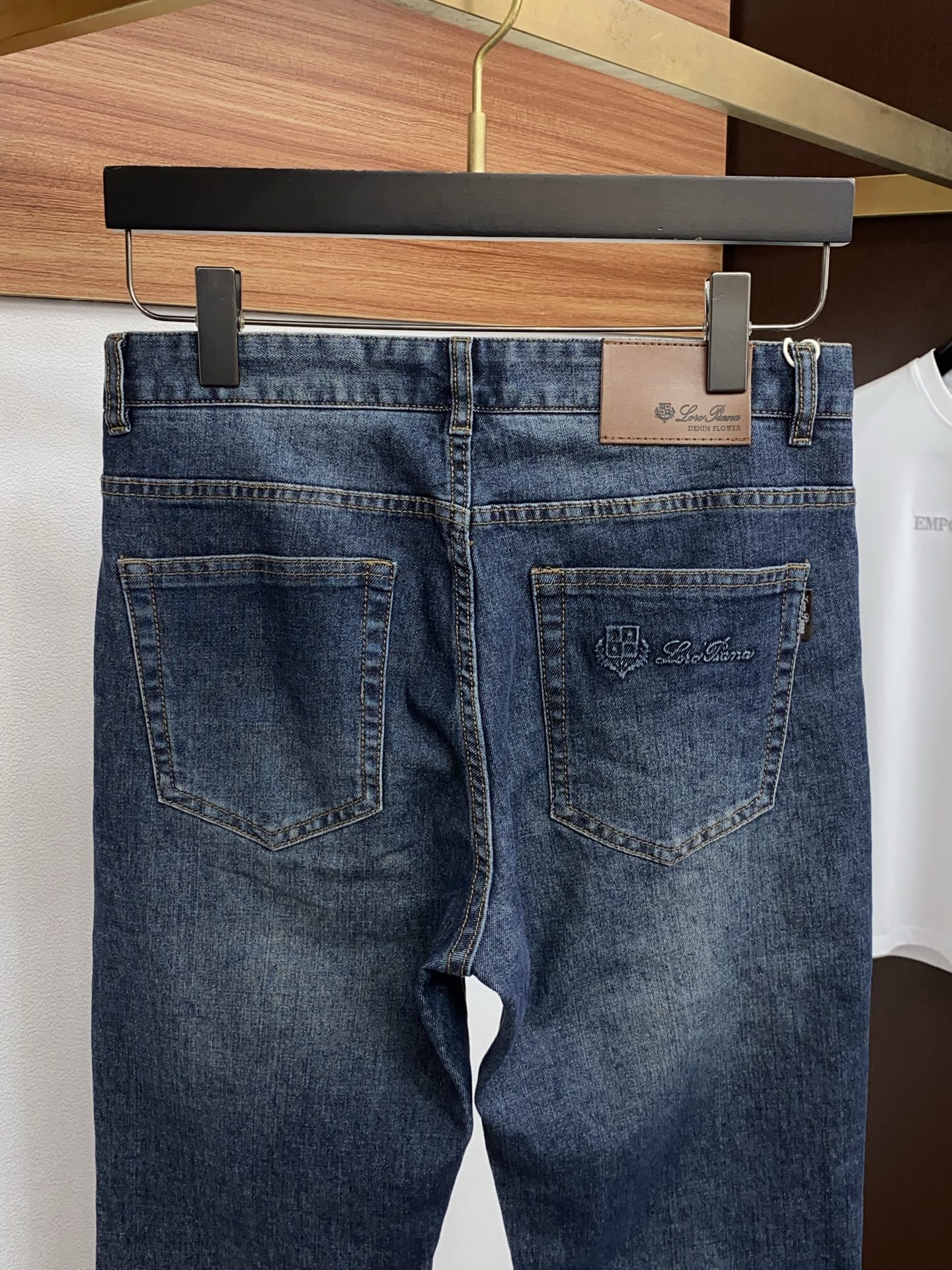 Loro piana 诺悠翩雅 2026ss春夏新款修身小直筒牛仔裤 完美洗水工艺 定制顶级五金logo