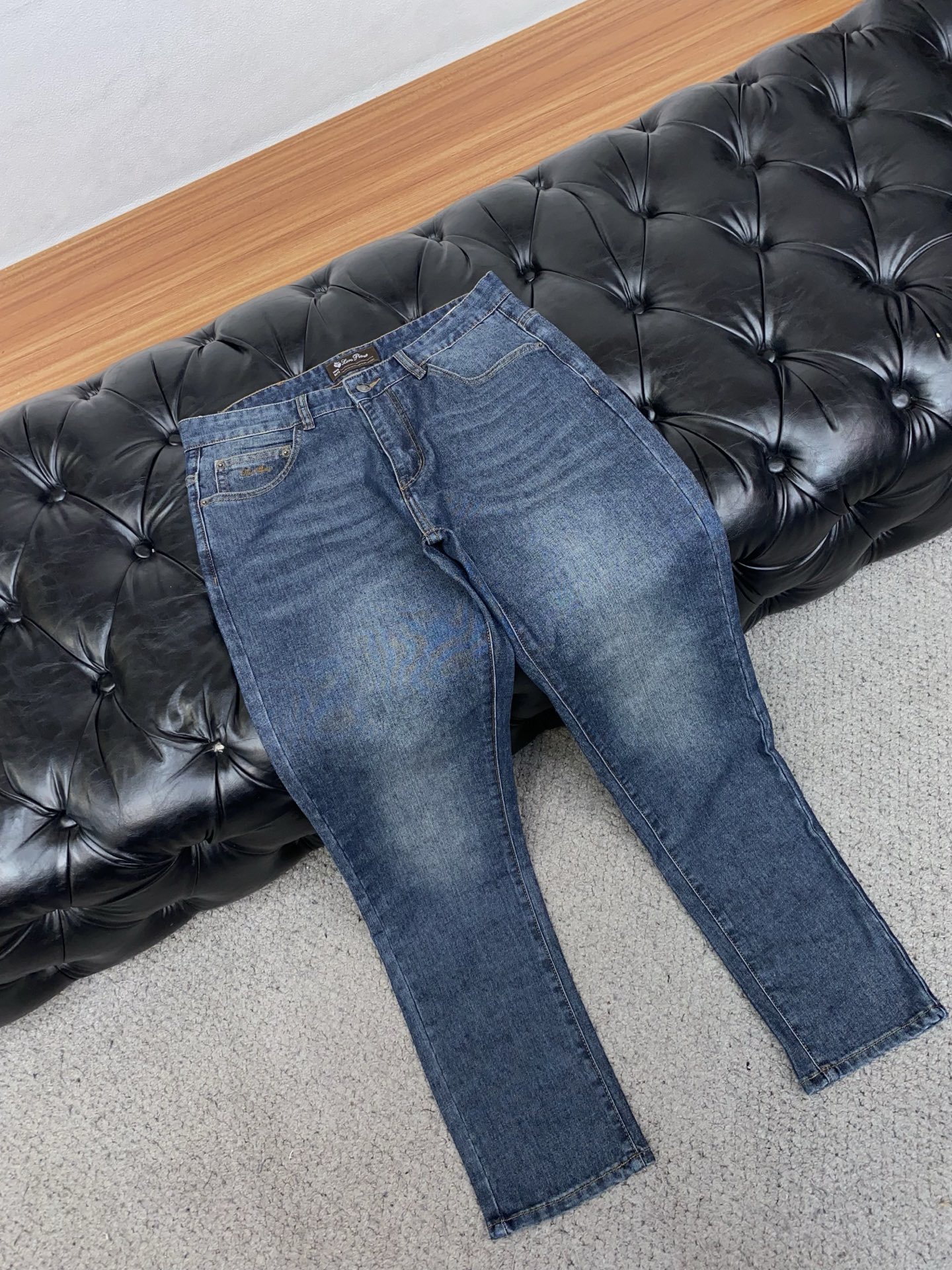 Loro piana 诺悠翩雅 2026ss春夏新款修身小直筒牛仔裤 完美洗水工艺 定制顶级五金logo