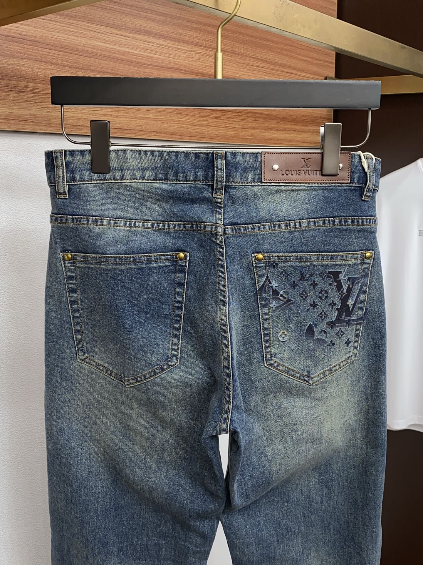 1v路易威登 2026ss春夏新款修身小直筒牛仔裤 完美洗水工艺 定制顶级五金logo 独家定制微弹面料