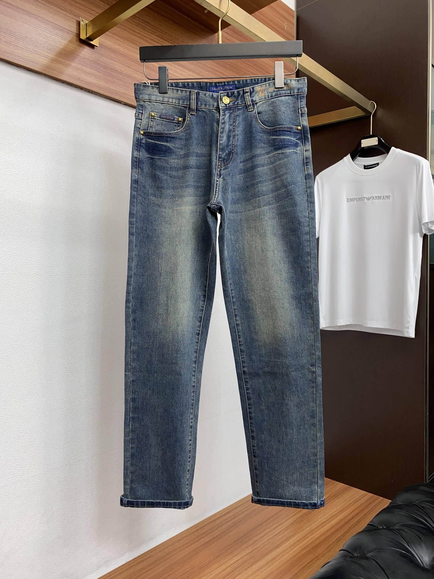 1v路易威登 2026ss春夏新款修身小直筒牛仔裤 完美洗水工艺 定制顶级五金logo 独家定制微弹面料