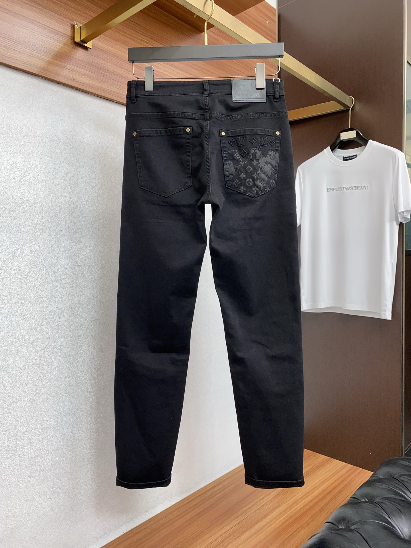 1v路易威登 2026ss春夏新款修身小直筒牛仔裤 完美洗水工艺 定制顶级五金logo 独家定制微弹面料