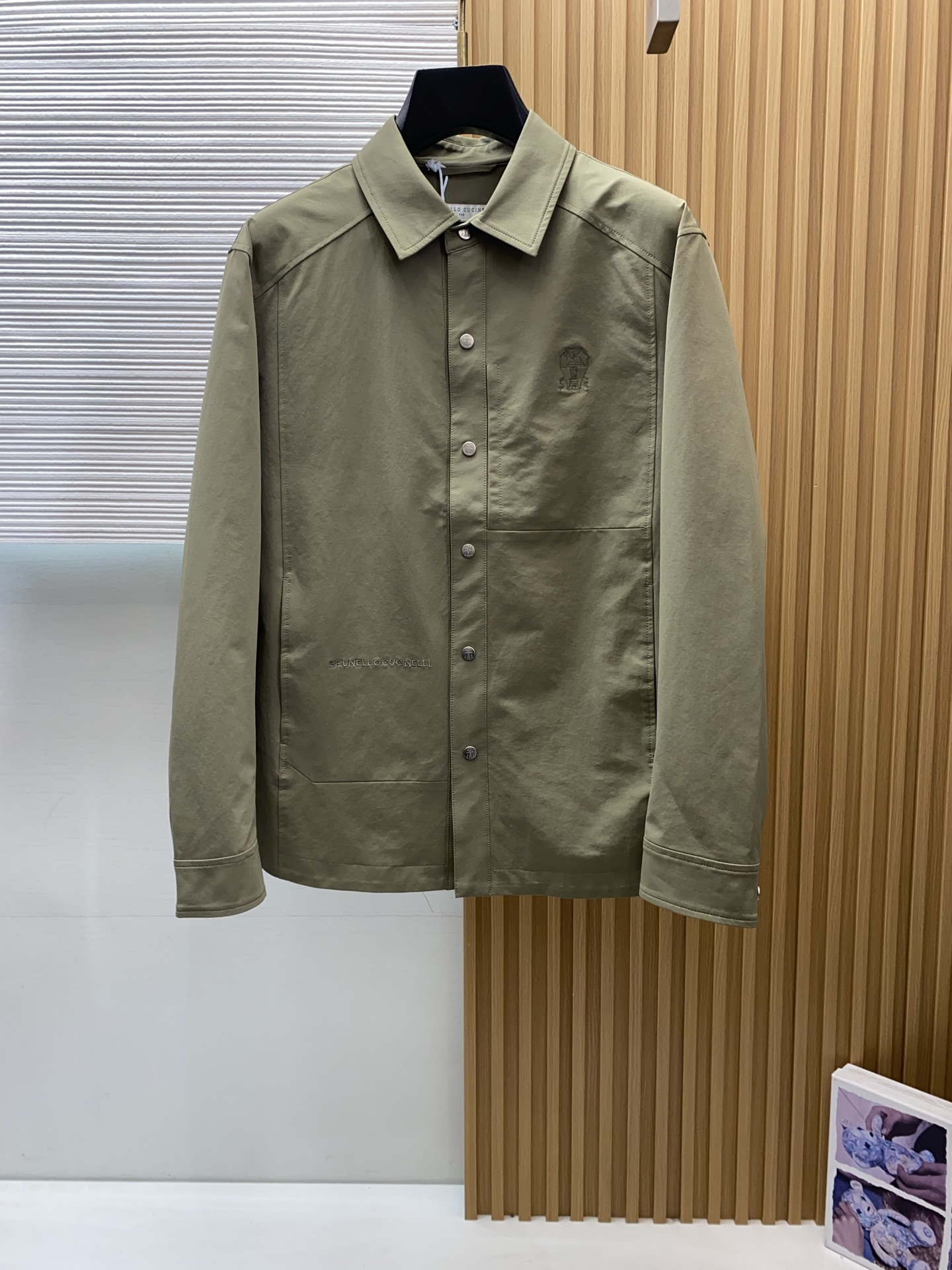 BC 2026新款男士休闲定制商务翻领夹克外套。穿上简约干练的休闲外套，又是活力满满的状态，面料全部需要