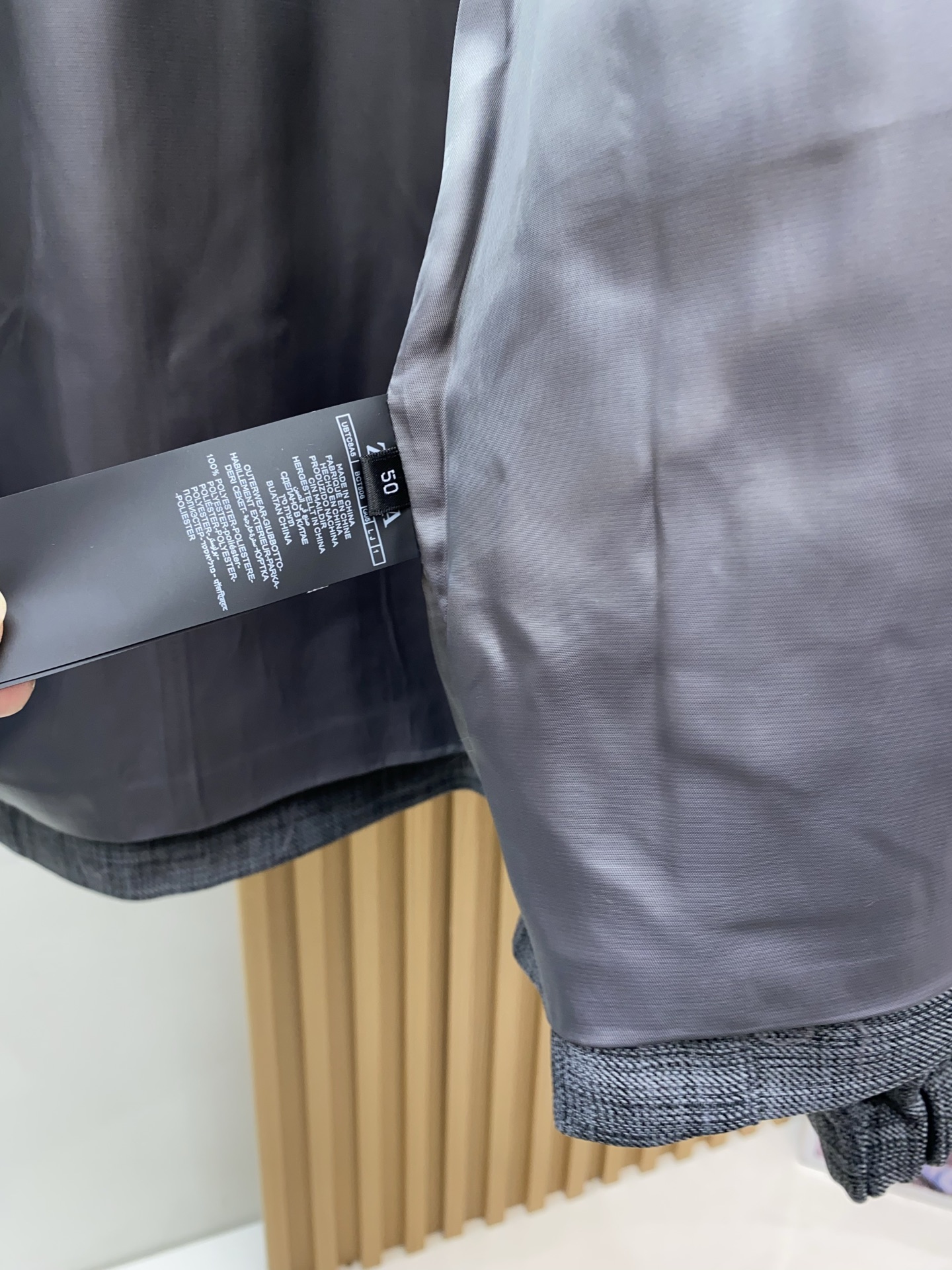 杰尼亚 2026新款男士休闲定制夹克外套。穿上简约干练的休闲外套，又是活力满满的状态，麻棉面料全部需要定