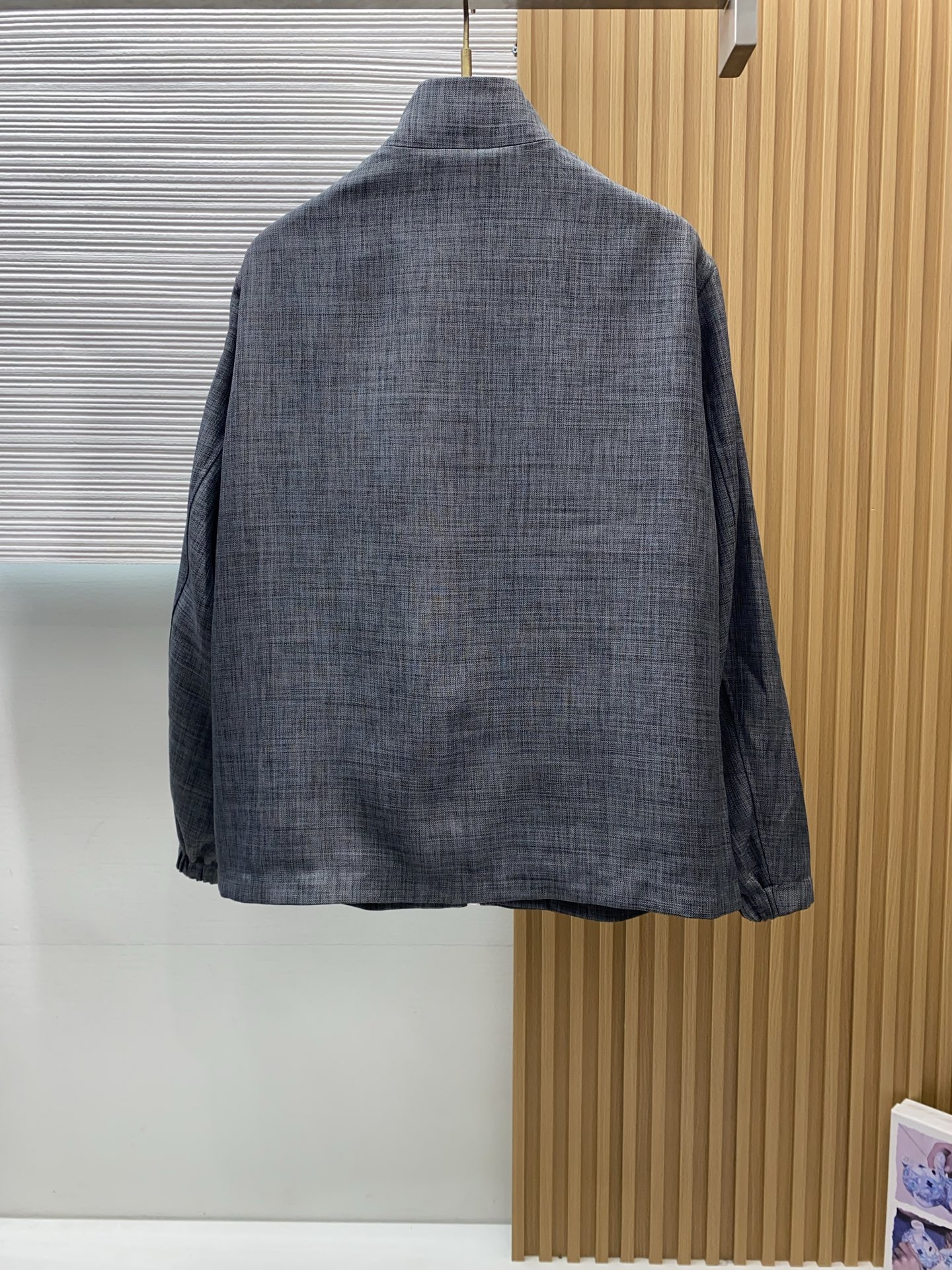 杰尼亚 2026新款男士休闲定制夹克外套。穿上简约干练的休闲外套，又是活力满满的状态，麻棉面料全部需要定