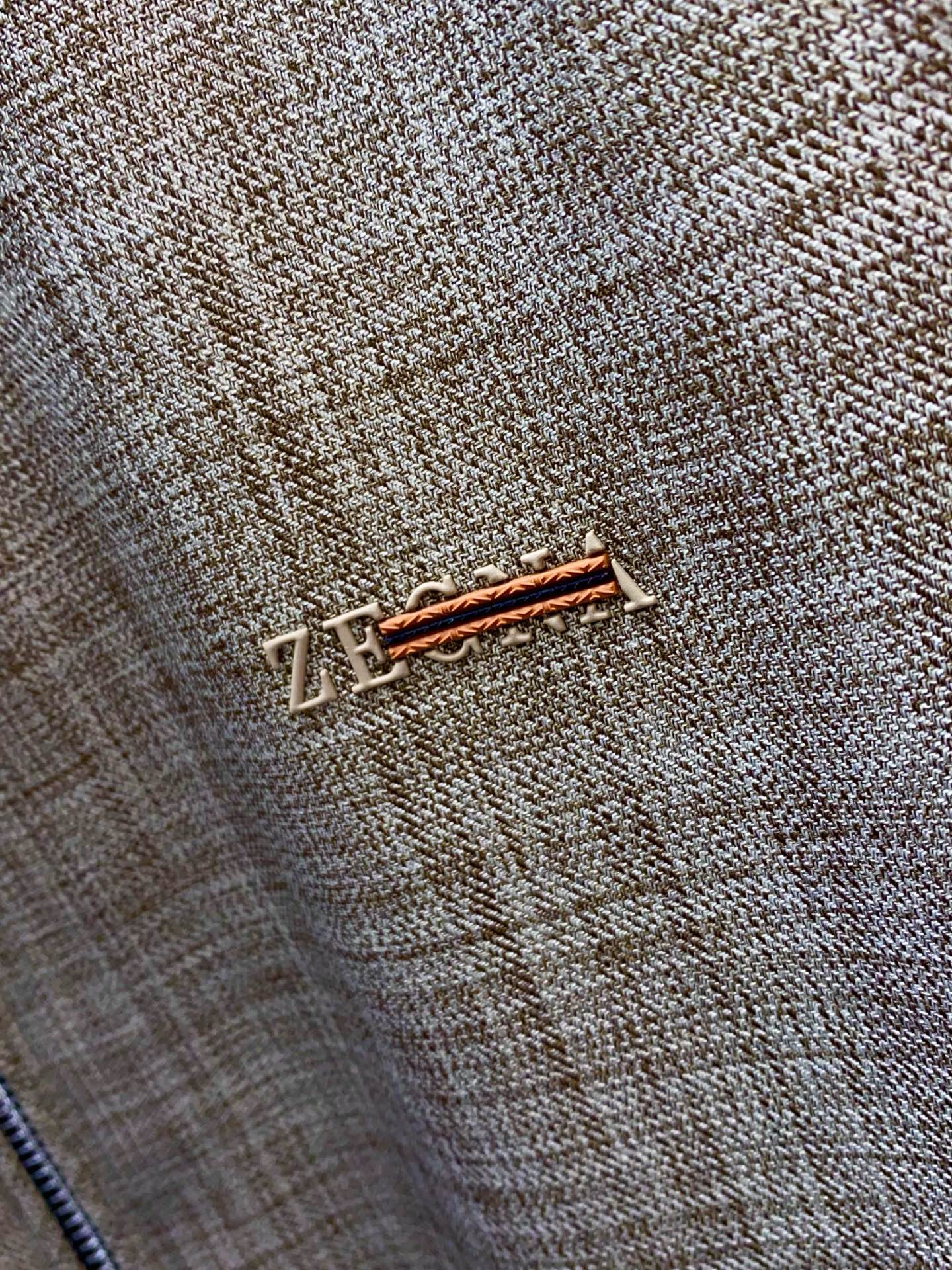 杰尼亚 2026新款男士休闲定制夹克外套。穿上简约干练的休闲外套，又是活力满满的状态，麻棉面料全部需要定