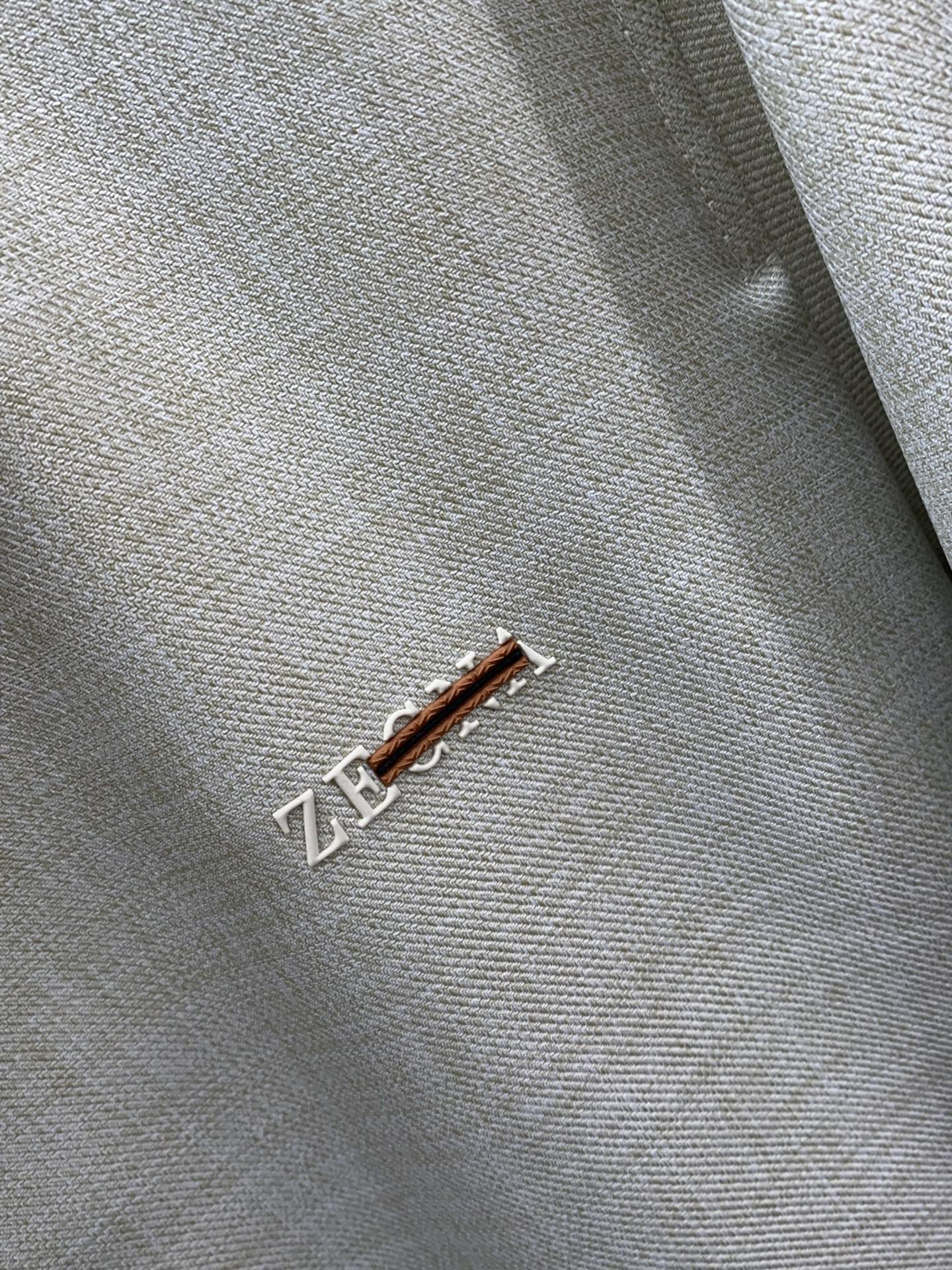 杰尼亚 2026新款男士休闲定制夹克外套。穿上简约干练的休闲外套，又是活力满满的状态，麻棉面料全部需要定