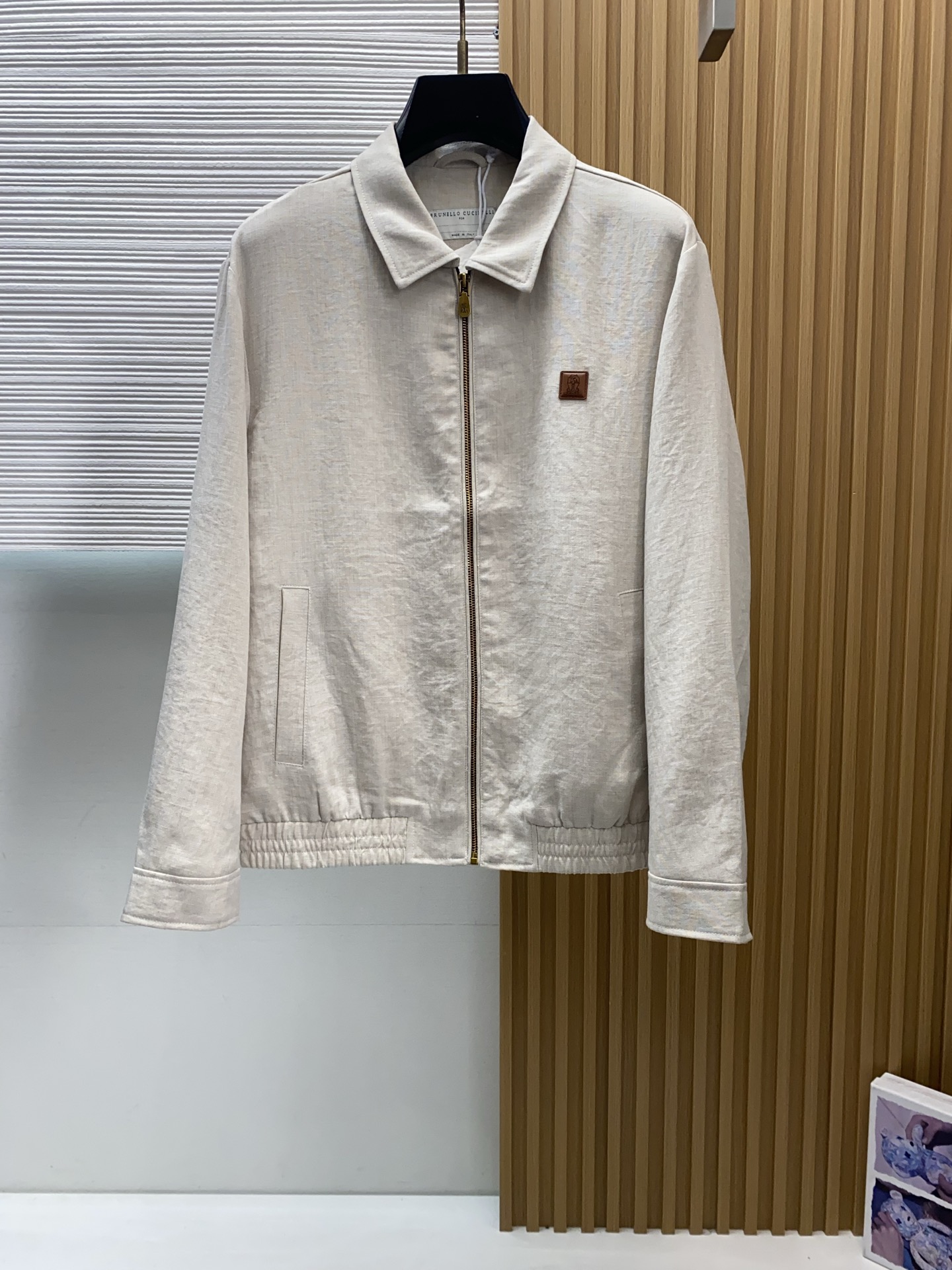 BC 2026新款男士定制翻领商务休闲夹克外套。穿上简约干练的休闲外套，又是活力满满的状态，面料全部需要