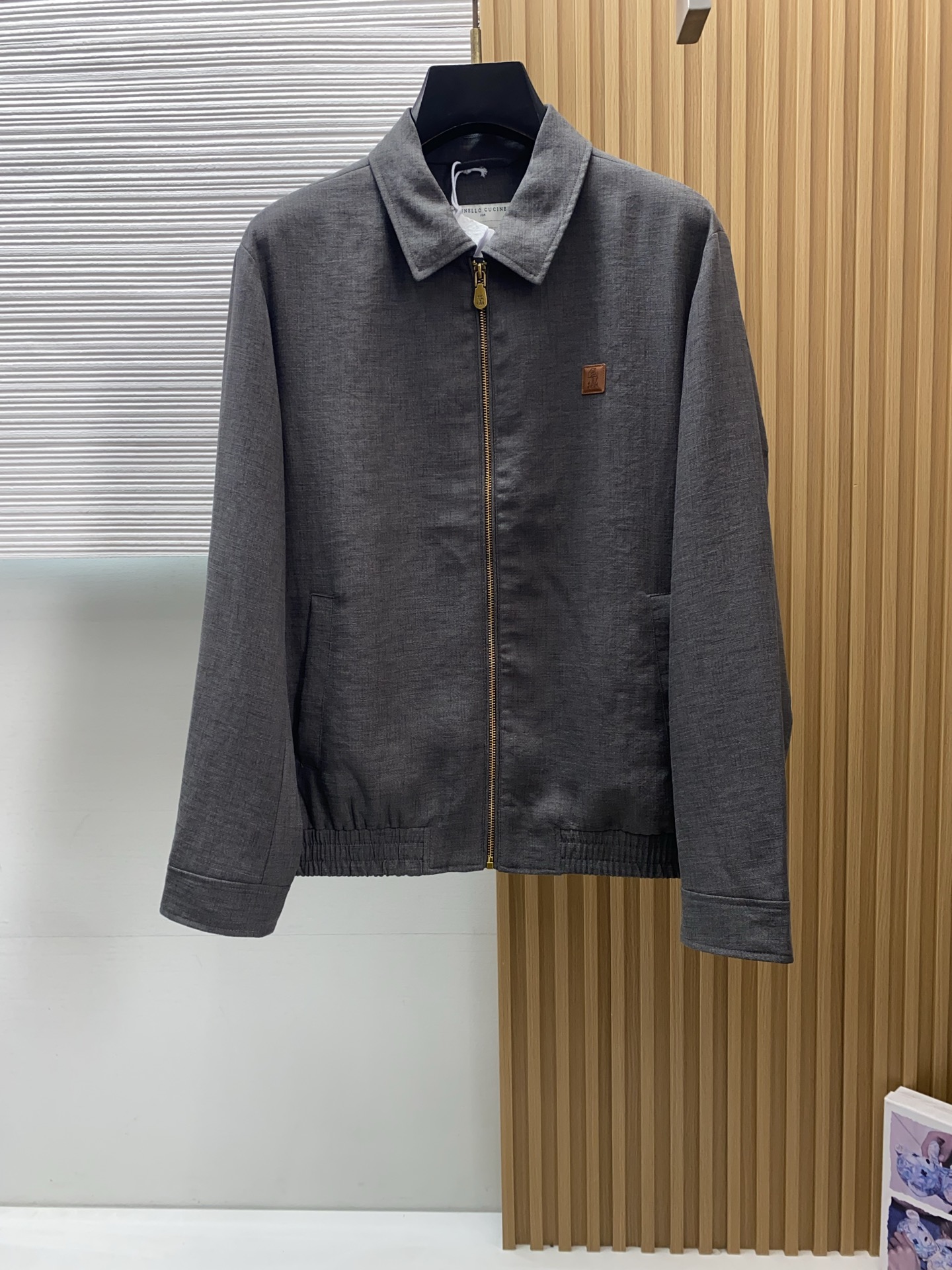 BC 2026新款男士定制翻领商务休闲夹克外套。穿上简约干练的休闲外套，又是活力满满的状态，面料全部需要