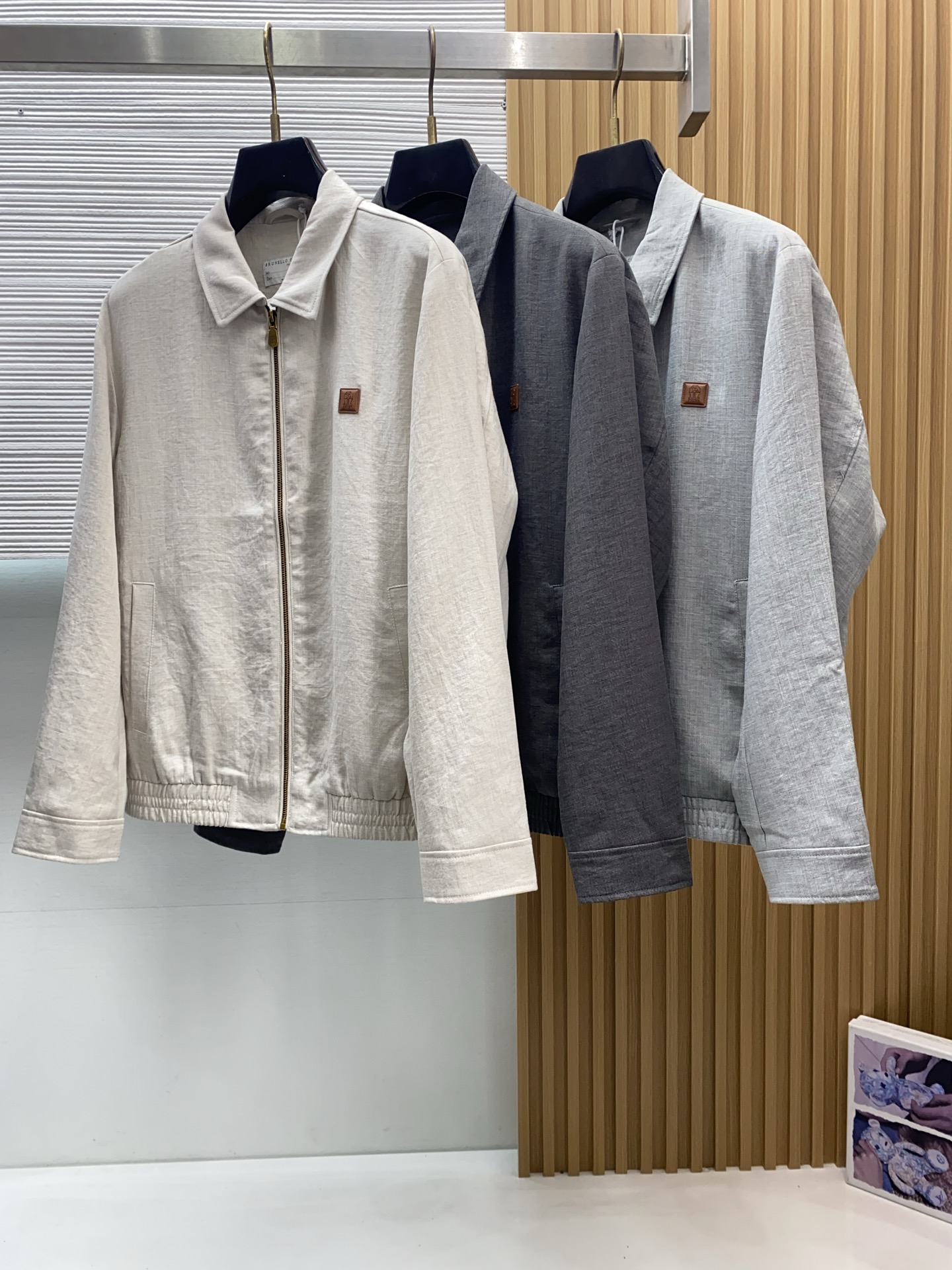 BC 2026新款男士定制翻领商务休闲夹克外套。穿上简约干练的休闲外套，又是活力满满的状态，面料全部需要