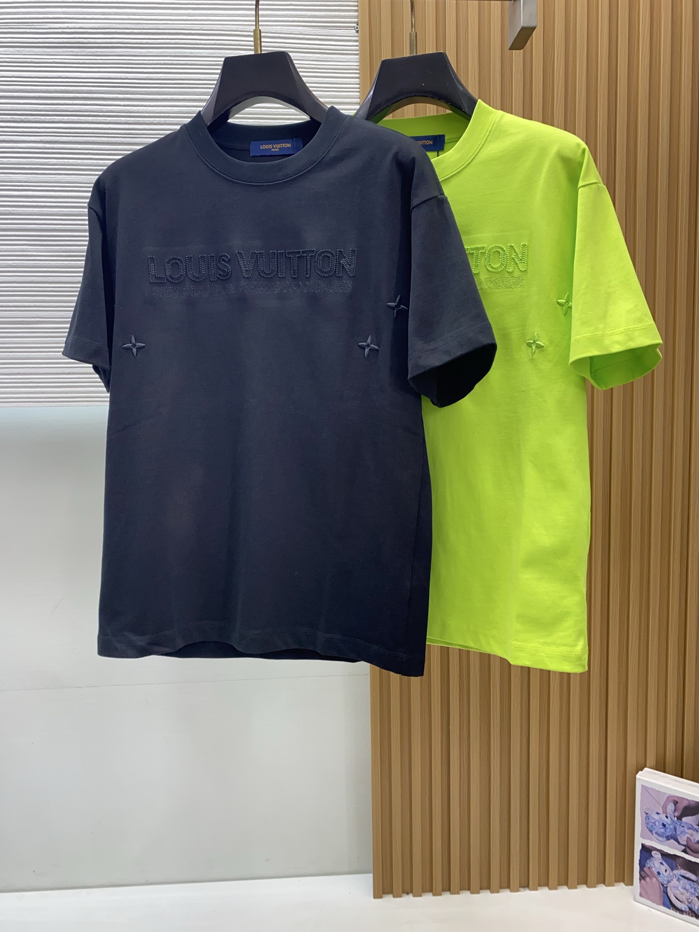 1v路易威登 26SS春夏新款 纯棉质圆领短袖 男士基础款专柜短袖T恤衫！贸易公司渠道稀出，同步官网发售