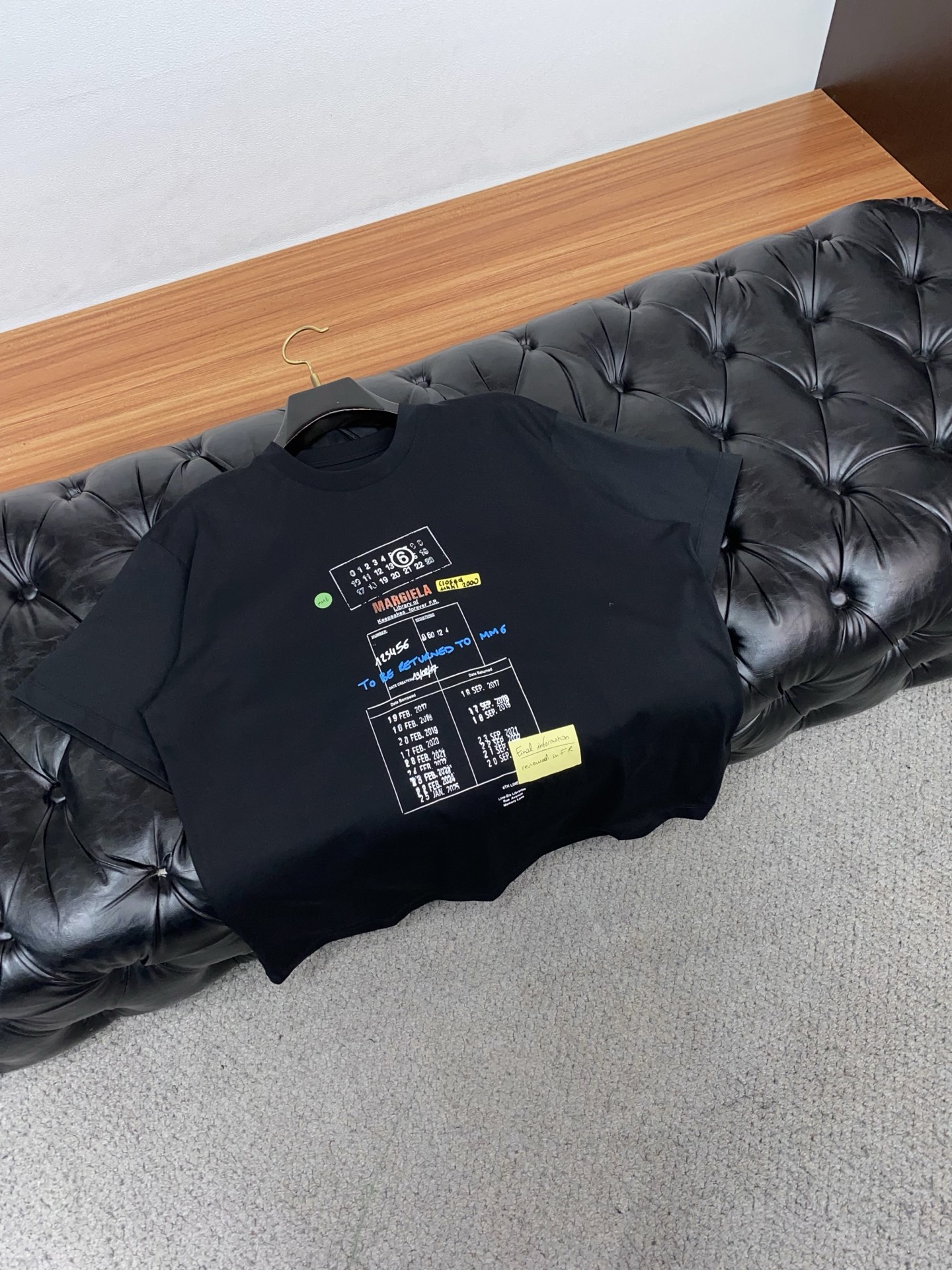 马吉拉 2026新款AW新品，时尚休闲打短袖 专柜同步有售，定制长绒棉面料，工艺极度复杂，视觉相当雅致时