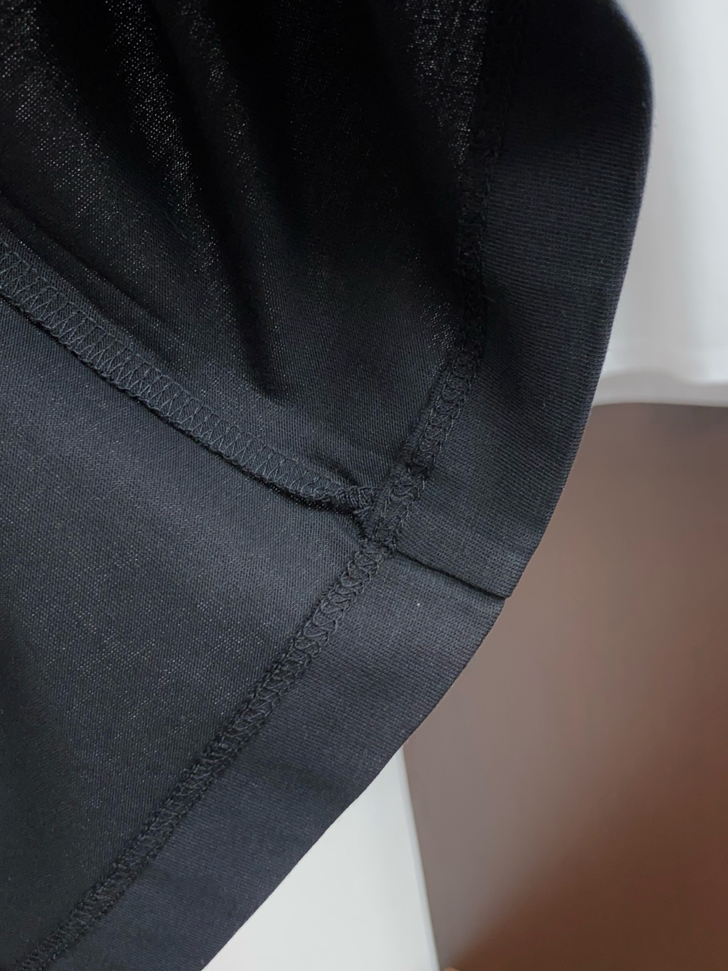 马吉拉 2026新款AW新品，时尚休闲打短袖 专柜同步有售，定制长绒棉面料，工艺极度复杂，视觉相当雅致时