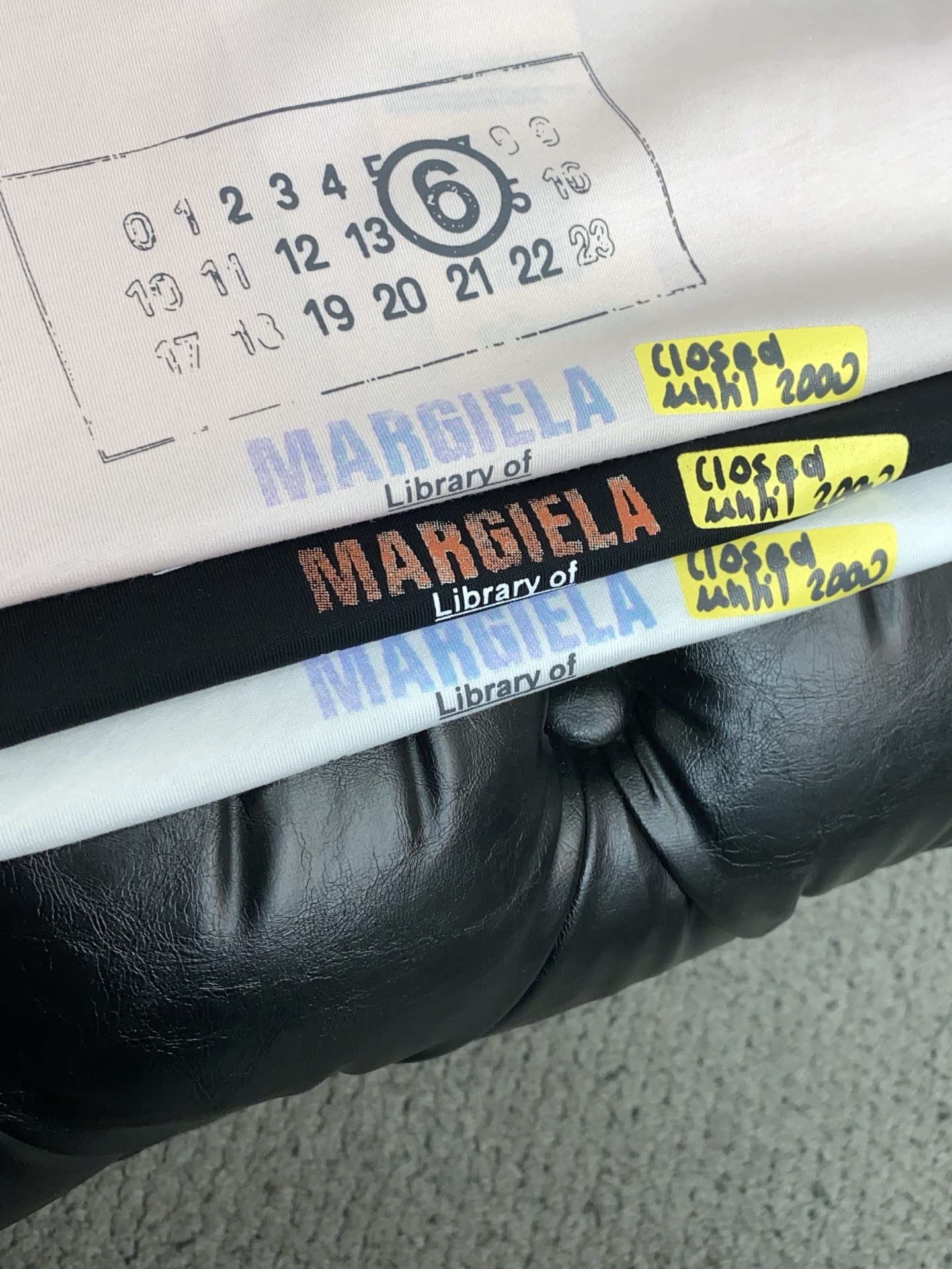 马吉拉 2026新款AW新品，时尚休闲打短袖 专柜同步有售，定制长绒棉面料，工艺极度复杂，视觉相当雅致时