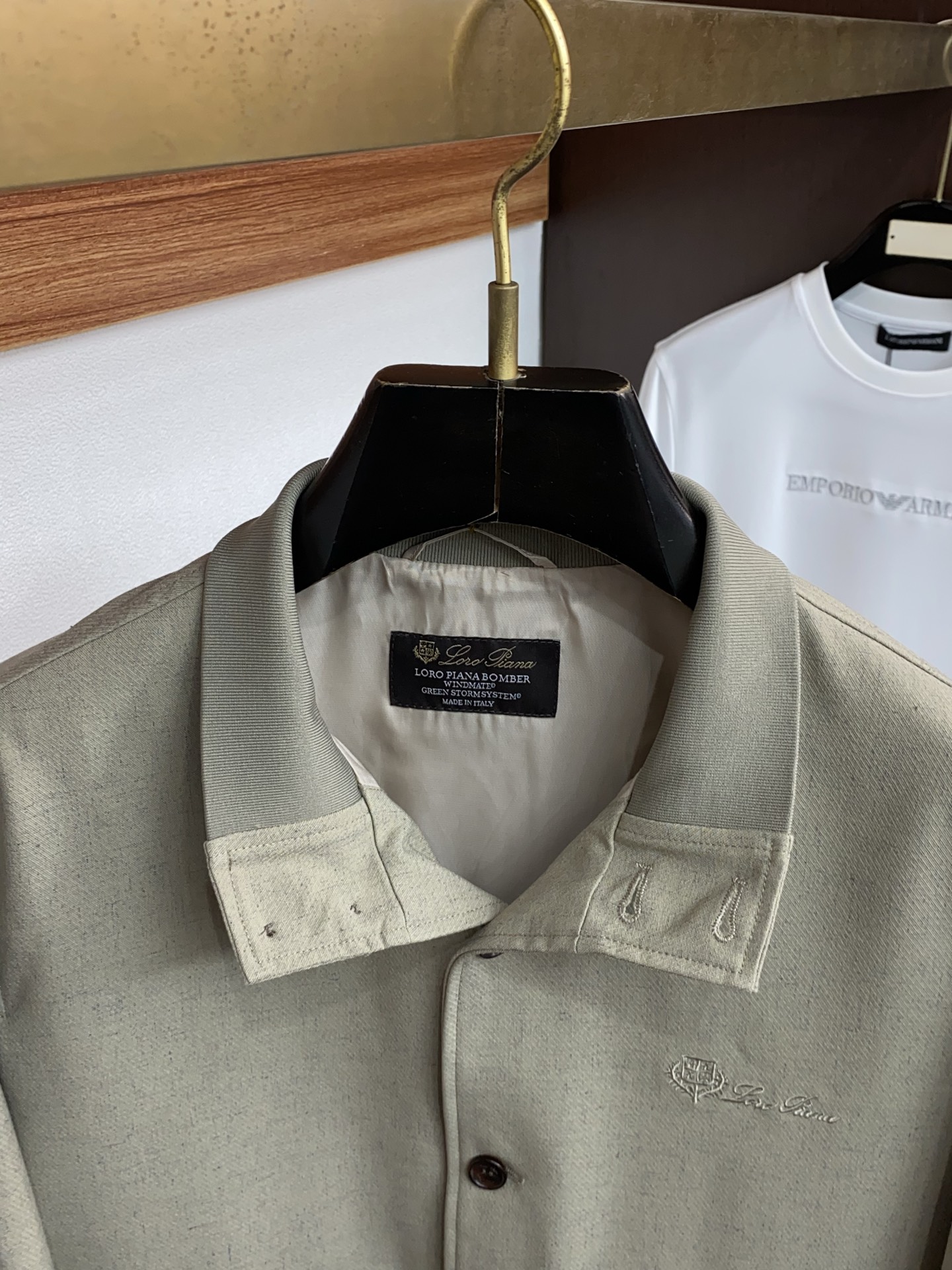 杰尼亚 2026新款男士休闲定制夹克外套。穿上简约干练的休闲外套，又是活力满满的状态，麻棉面料全部需要定