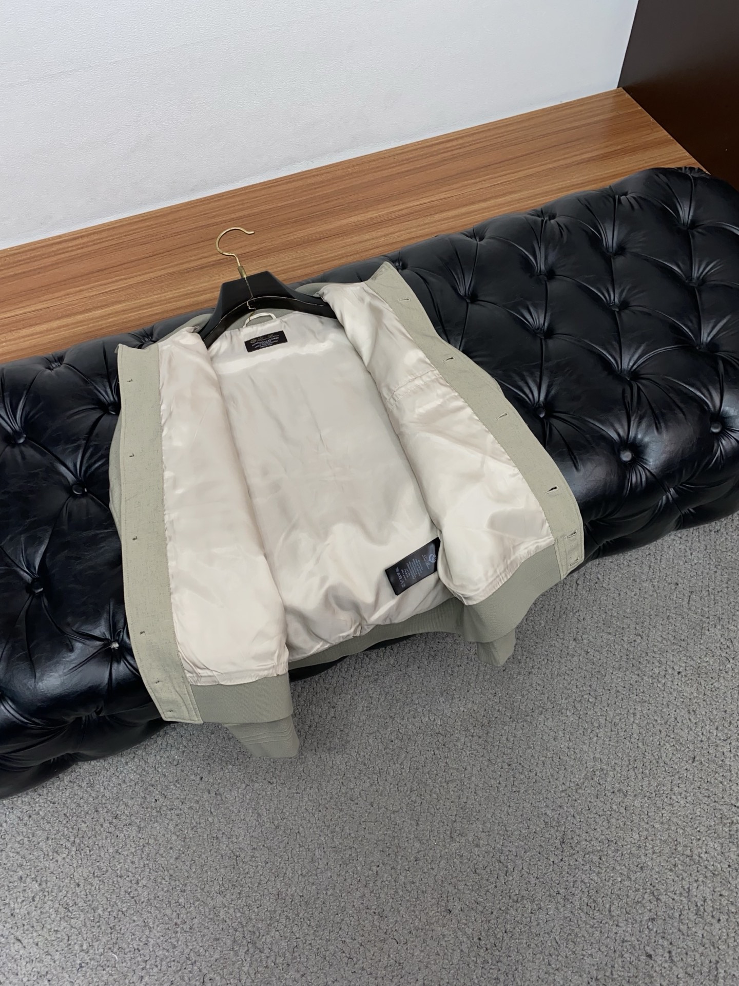 杰尼亚 2026新款男士休闲定制夹克外套。穿上简约干练的休闲外套，又是活力满满的状态，麻棉面料全部需要定