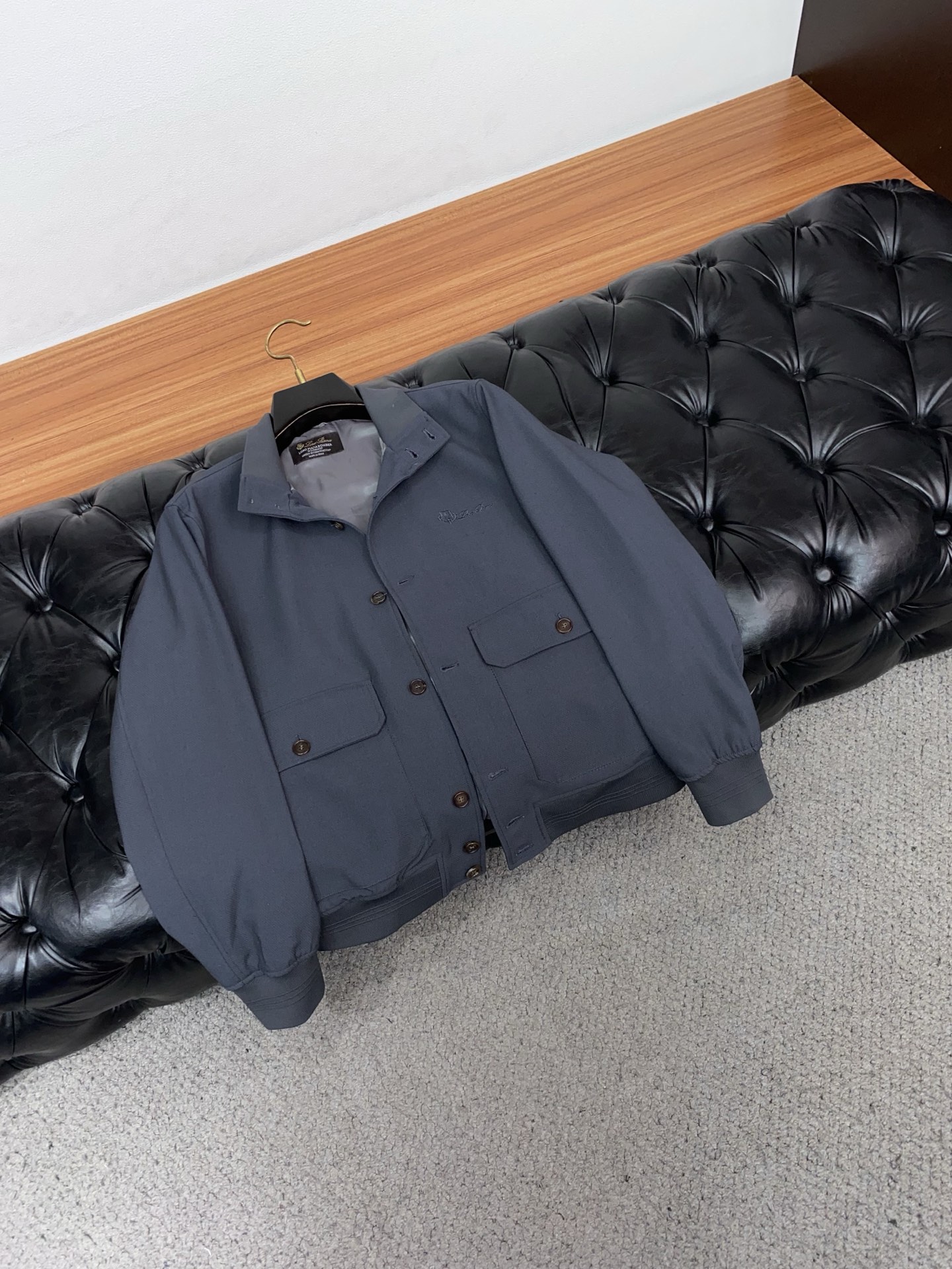 杰尼亚 2026新款男士休闲定制夹克外套。穿上简约干练的休闲外套，又是活力满满的状态，麻棉面料全部需要定