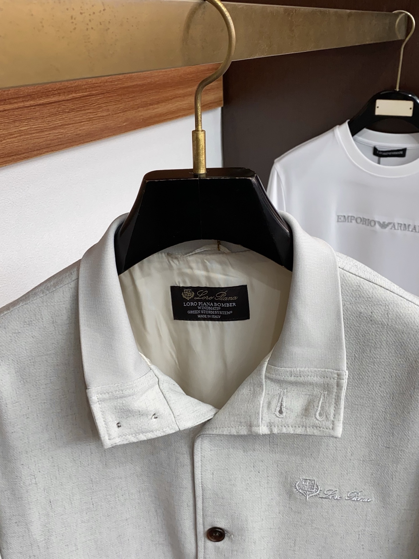 杰尼亚 2026新款男士休闲定制夹克外套。穿上简约干练的休闲外套，又是活力满满的状态，麻棉面料全部需要定