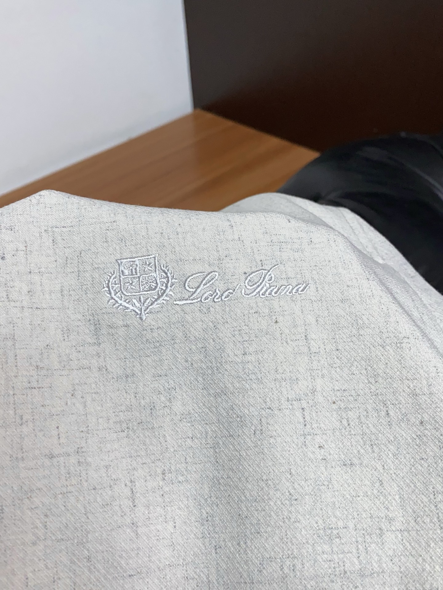 杰尼亚 2026新款男士休闲定制夹克外套。穿上简约干练的休闲外套，又是活力满满的状态，麻棉面料全部需要定