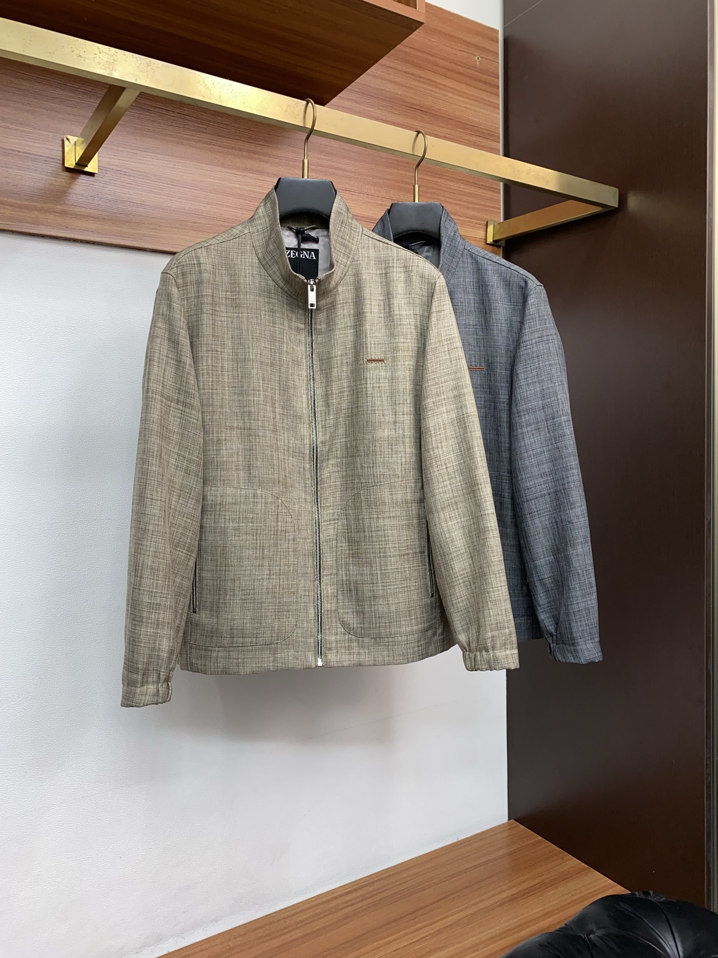 杰尼亚 2026新款男士休闲定制夹克外套。穿上简约干练的休闲外套，又是活力满满的状态，麻棉面料全部需要定