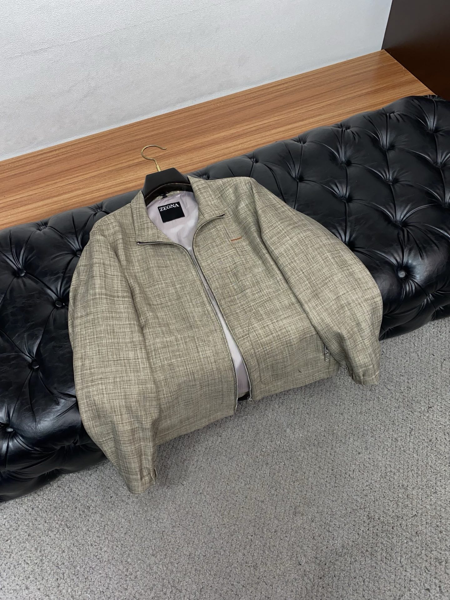 杰尼亚 2026新款男士休闲定制夹克外套。穿上简约干练的休闲外套，又是活力满满的状态，麻棉面料全部需要定