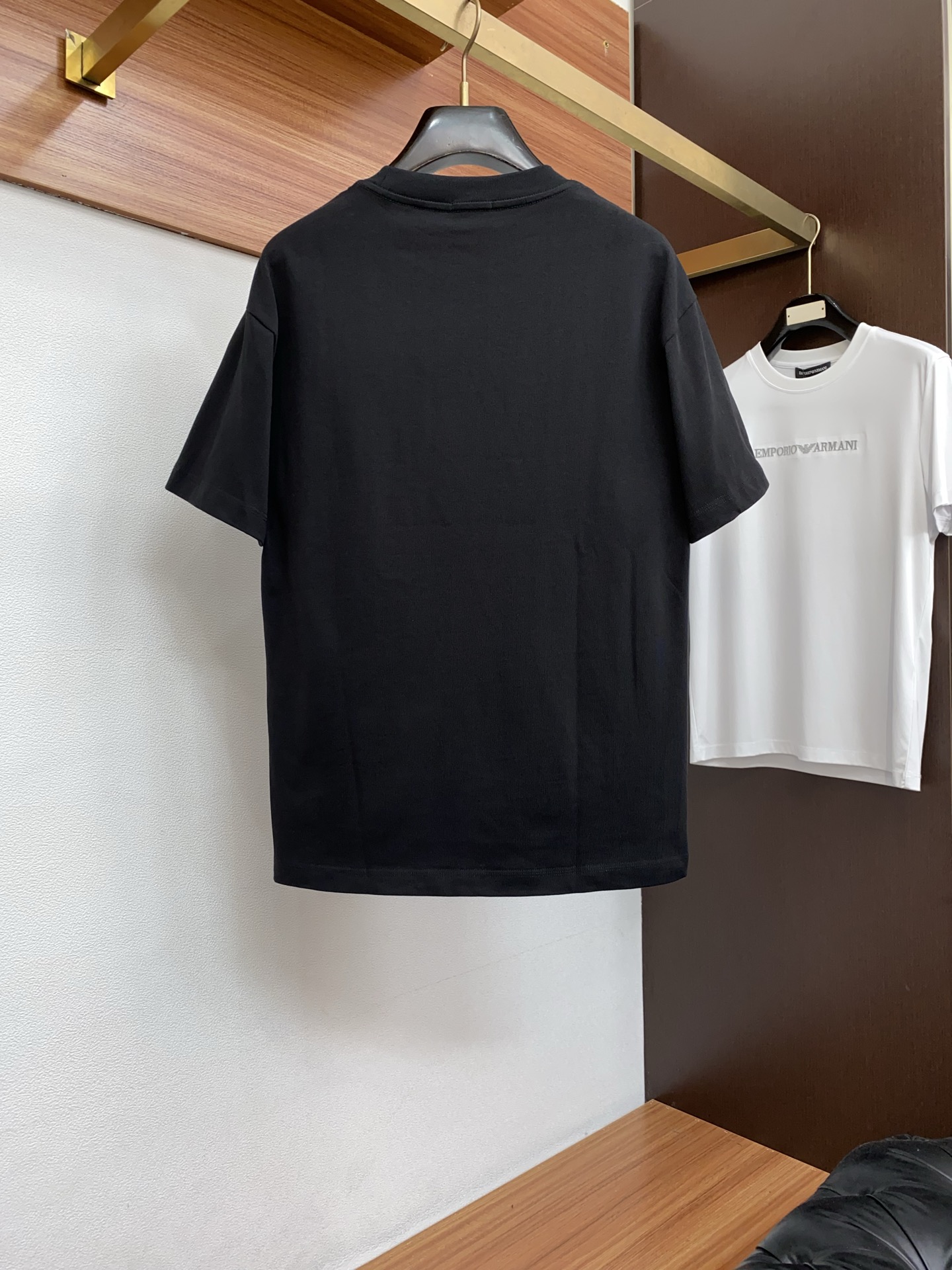 2026新款AW新品，时尚休闲打短袖 专柜同步有售，定制长绒棉面料，工艺极度复杂，视觉相当雅致时髦，高贵