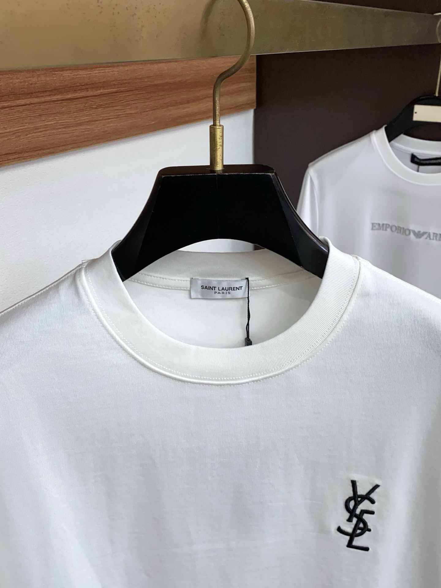 2026新款AW新品，时尚休闲打短袖 专柜同步有售，定制长绒棉面料，工艺极度复杂，视觉相当雅致时髦，高贵