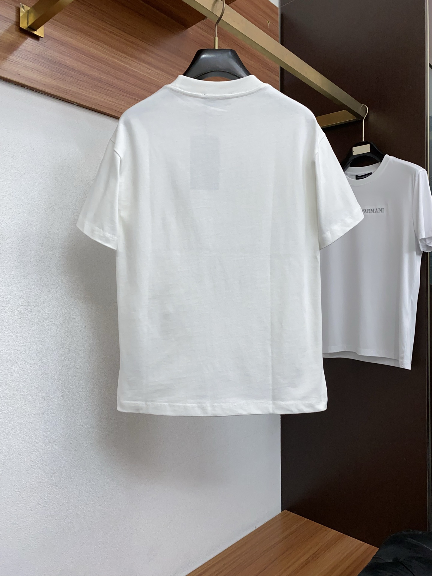 2026新款AW新品，时尚休闲打短袖 专柜同步有售，定制长绒棉面料，工艺极度复杂，视觉相当雅致时髦，高贵