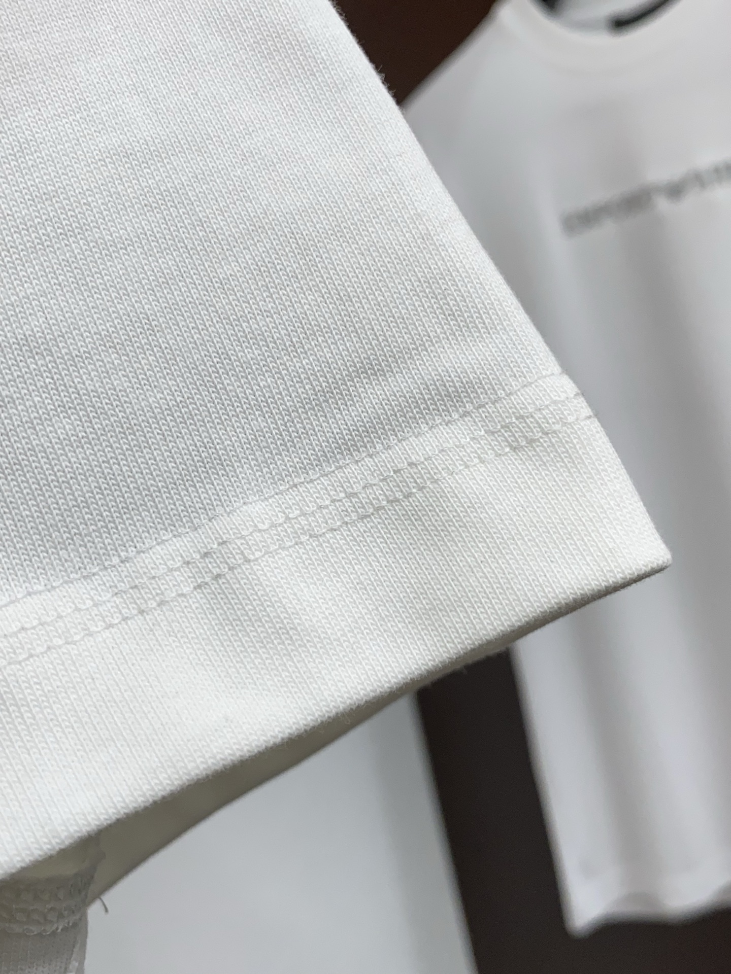 2026新款AW新品，时尚休闲打短袖 专柜同步有售，定制长绒棉面料，工艺极度复杂，视觉相当雅致时髦，高贵