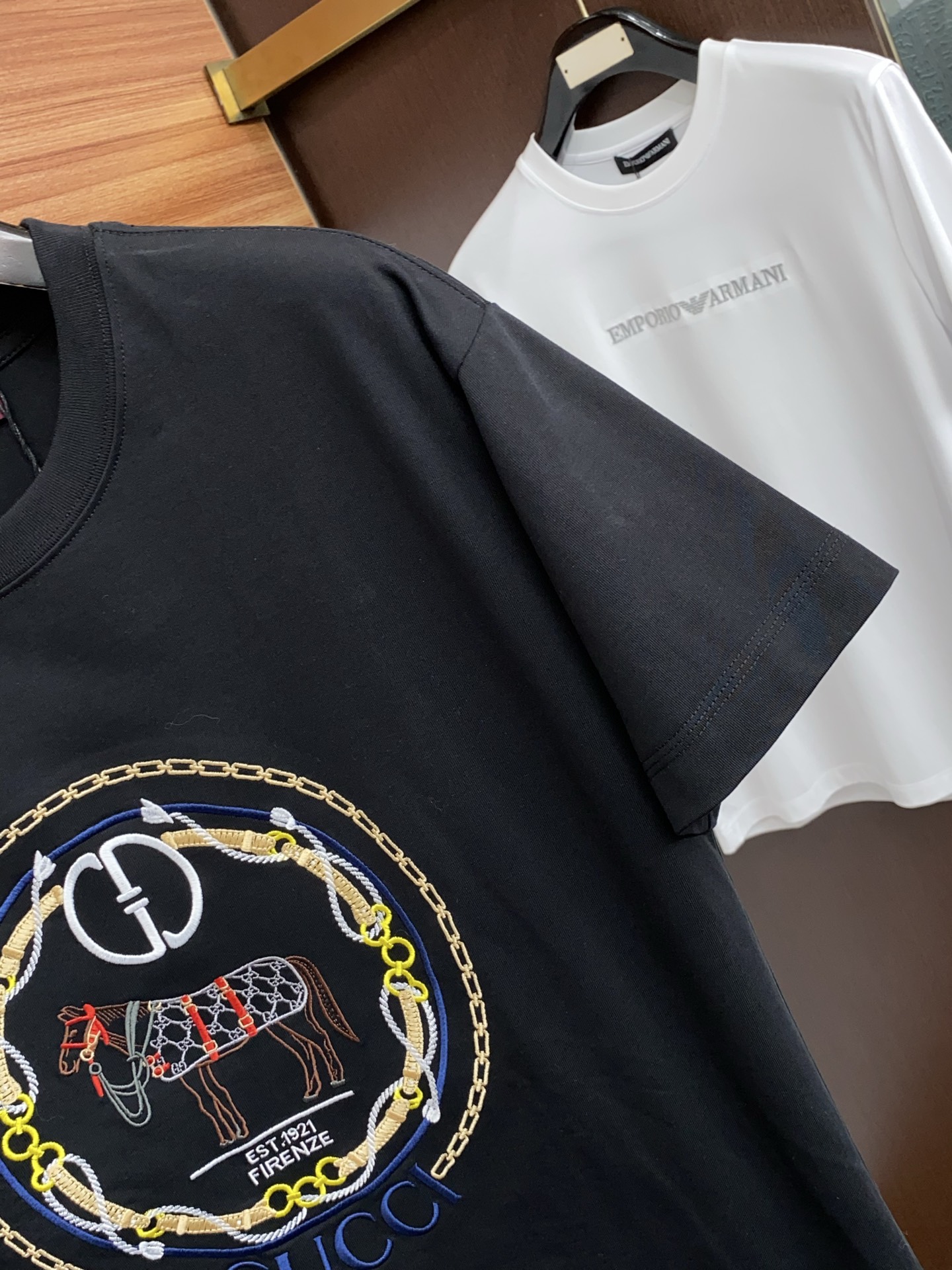 2026新款AW新品，时尚休闲打短袖 专柜同步有售，定制长绒棉面料，工艺极度复杂，视觉相当雅致时髦，高贵