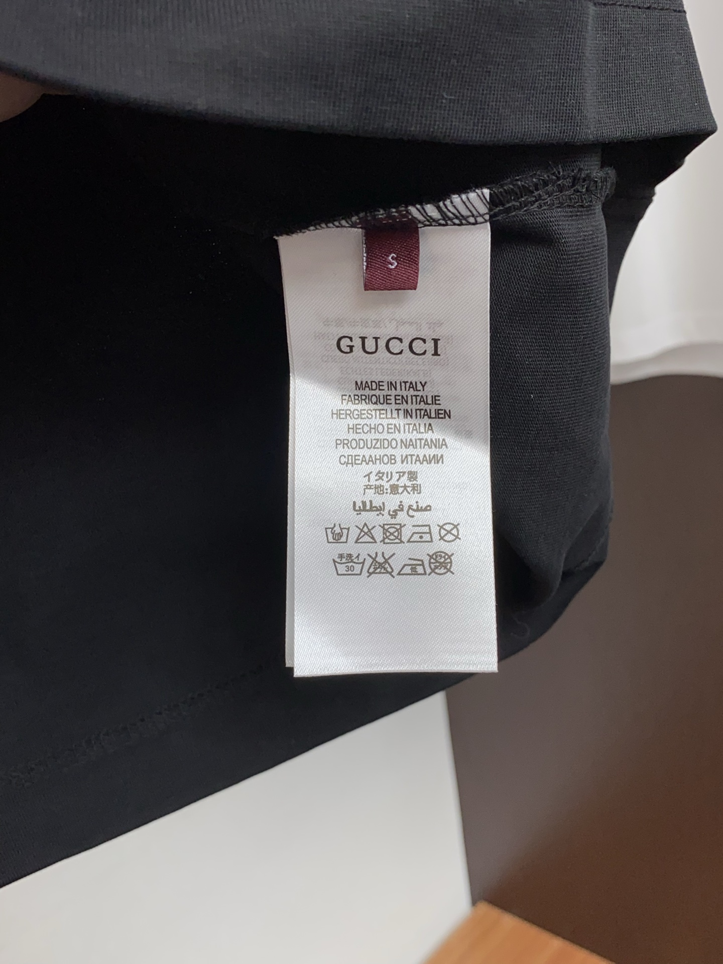 2026新款AW新品，时尚休闲打短袖 专柜同步有售，定制长绒棉面料，工艺极度复杂，视觉相当雅致时髦，高贵