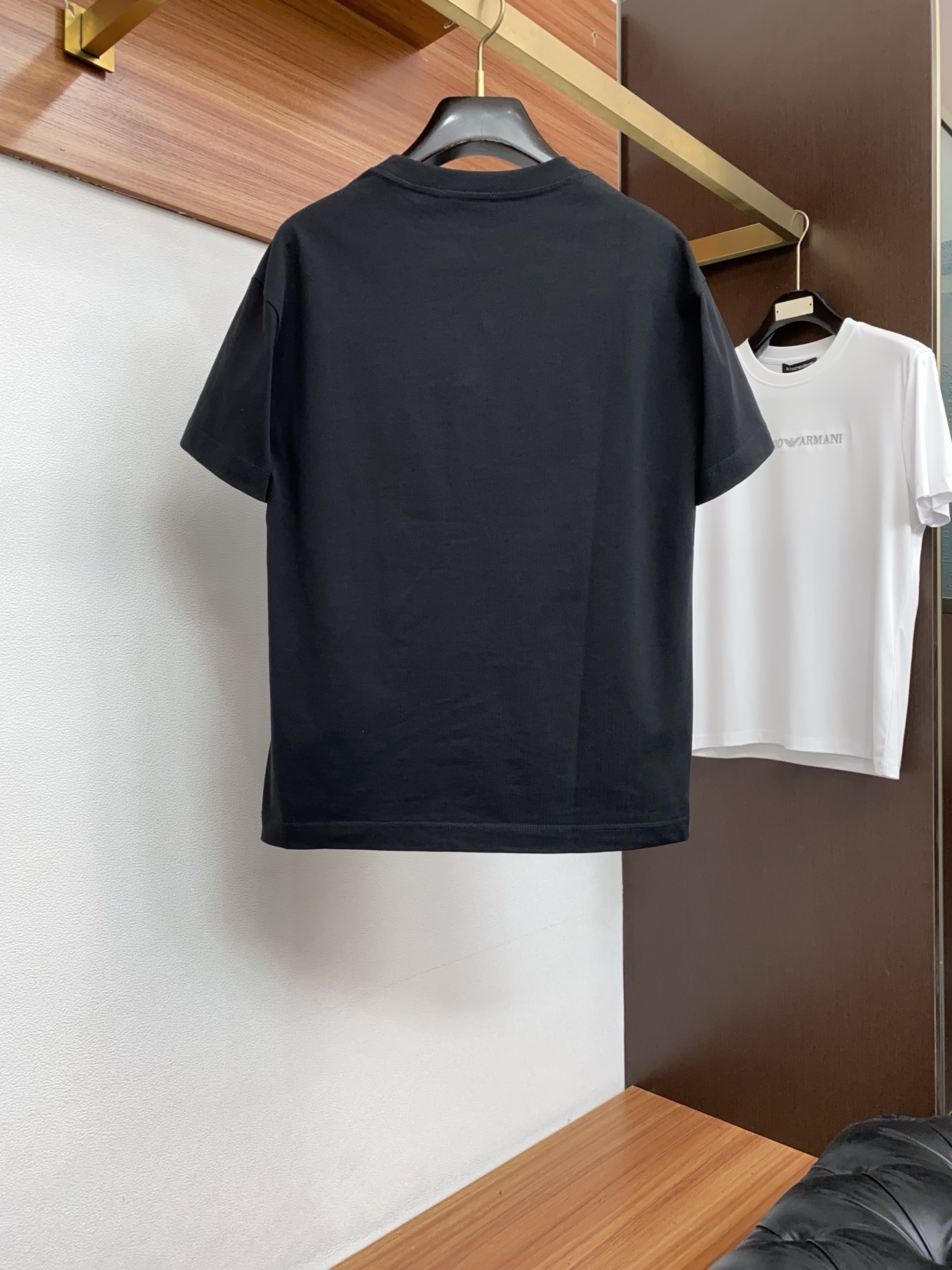 2026新款AW新品，时尚休闲打短袖 专柜同步有售，定制长绒棉面料，工艺极度复杂，视觉相当雅致时髦，高贵