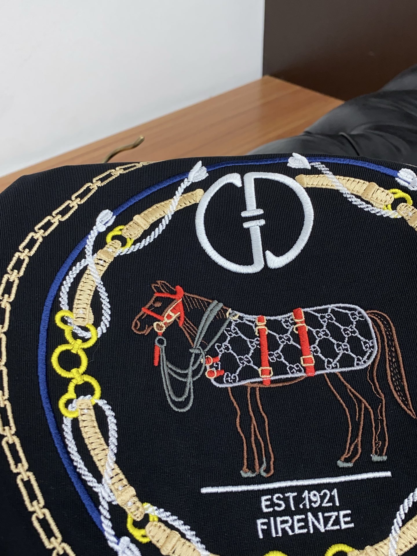 2026新款AW新品，时尚休闲打短袖 专柜同步有售，定制长绒棉面料，工艺极度复杂，视觉相当雅致时髦，高贵