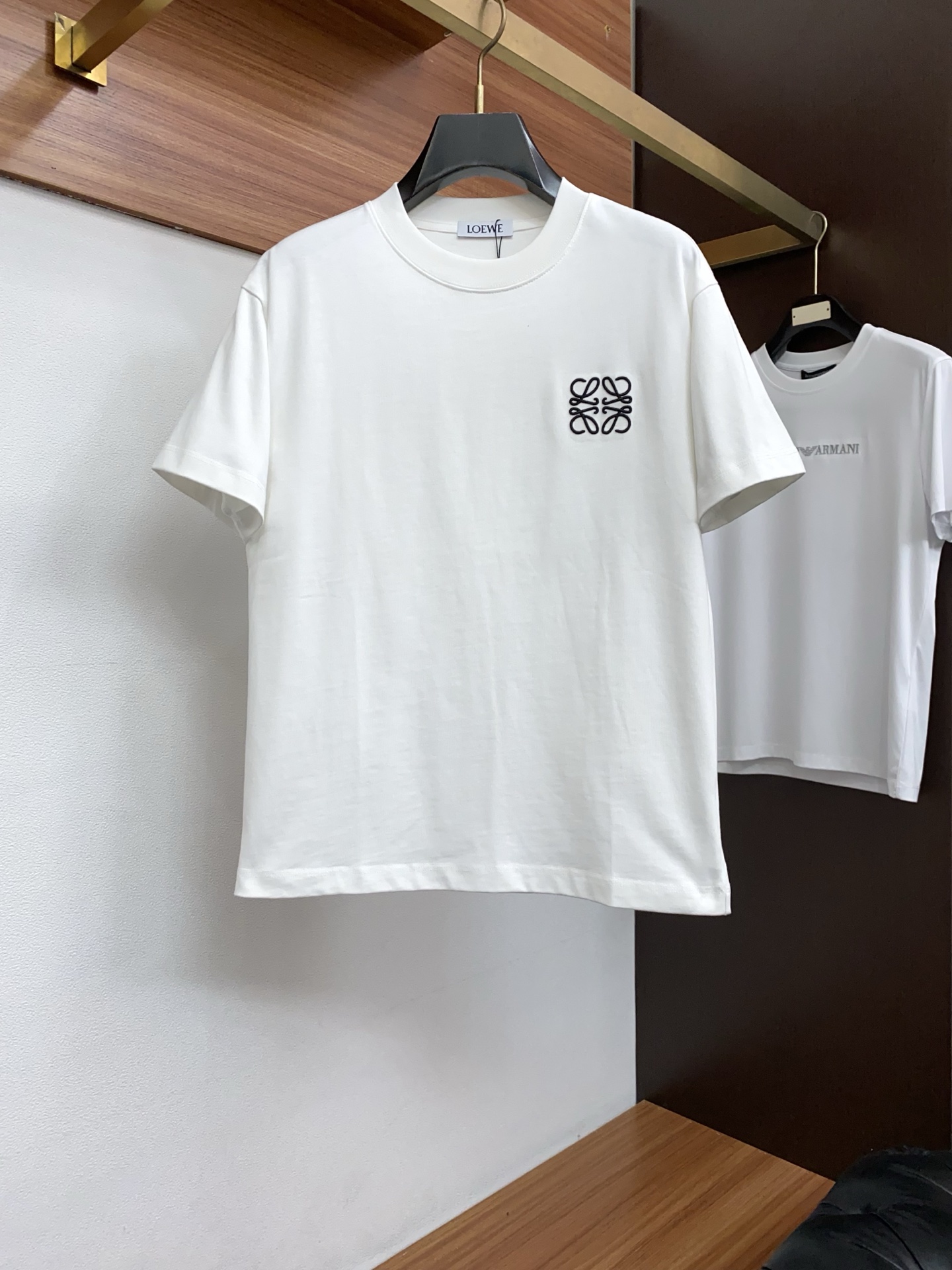 2026新款AW新品，时尚休闲打短袖 专柜同步有售，定制长绒棉面料，工艺极度复杂，视觉相当雅致时髦，高贵