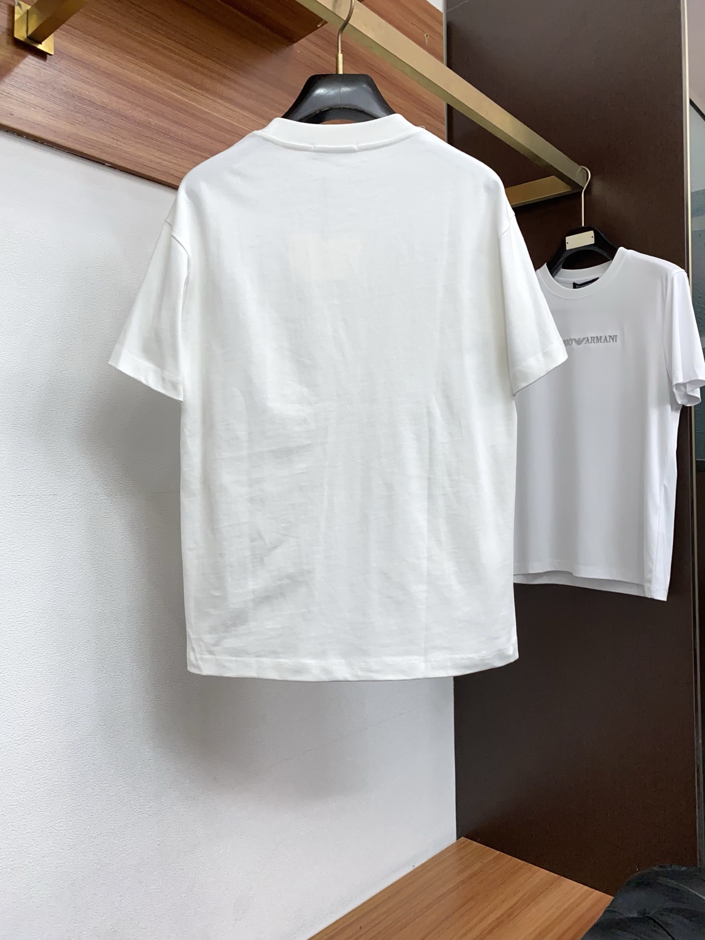 2026新款AW新品，时尚休闲打短袖 专柜同步有售，定制长绒棉面料，工艺极度复杂，视觉相当雅致时髦，高贵