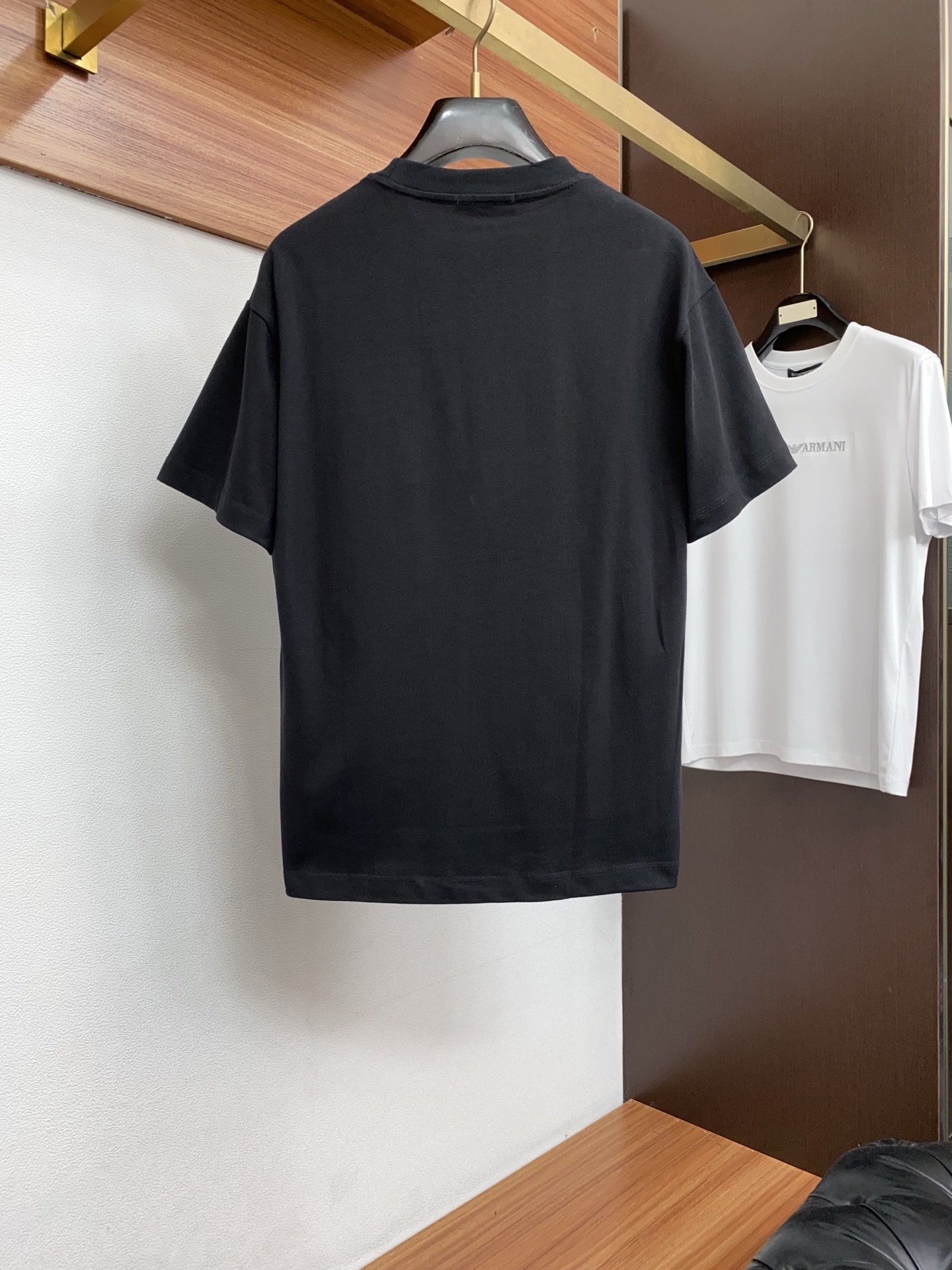 2026新款AW新品，时尚休闲打短袖 专柜同步有售，定制长绒棉面料，工艺极度复杂，视觉相当雅致时髦，高贵