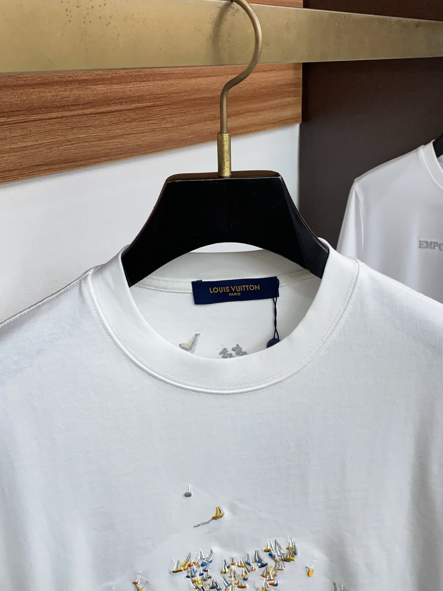 2026新款AW新品，时尚休闲打短袖 专柜同步有售，定制长绒棉面料，工艺极度复杂，视觉相当雅致时髦，高贵