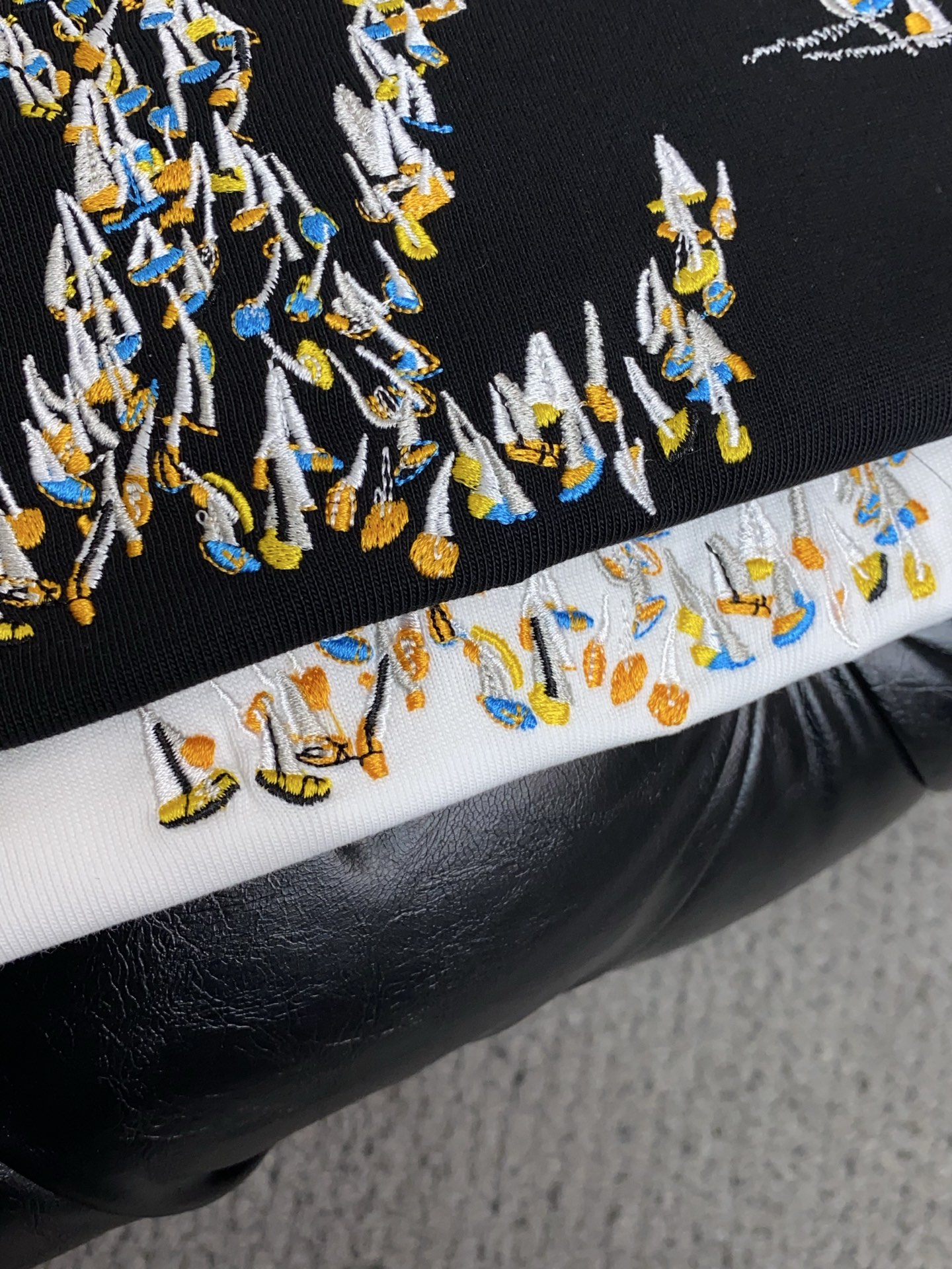 2026新款AW新品，时尚休闲打短袖 专柜同步有售，定制长绒棉面料，工艺极度复杂，视觉相当雅致时髦，高贵