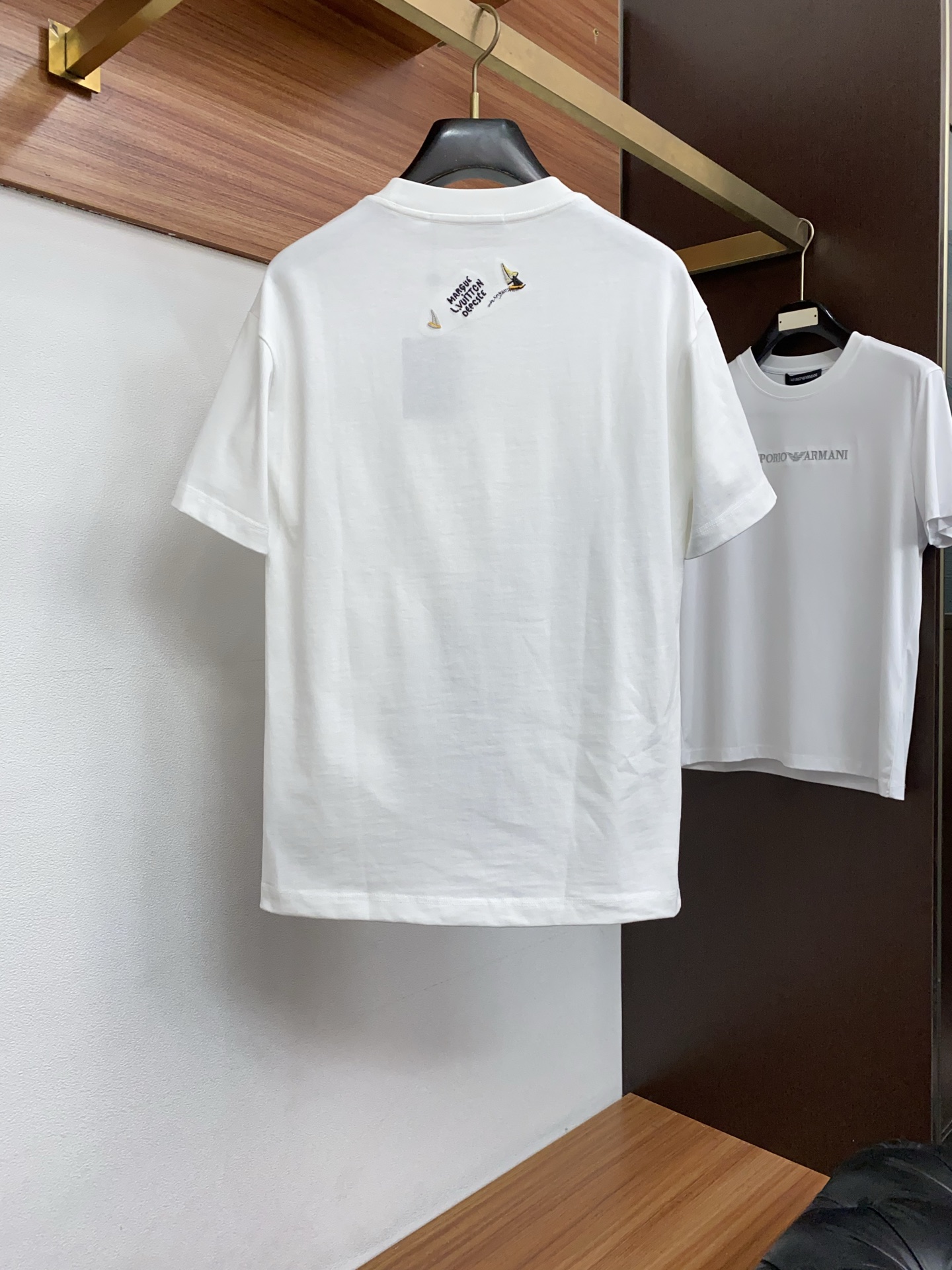 2026新款AW新品，时尚休闲打短袖 专柜同步有售，定制长绒棉面料，工艺极度复杂，视觉相当雅致时髦，高贵