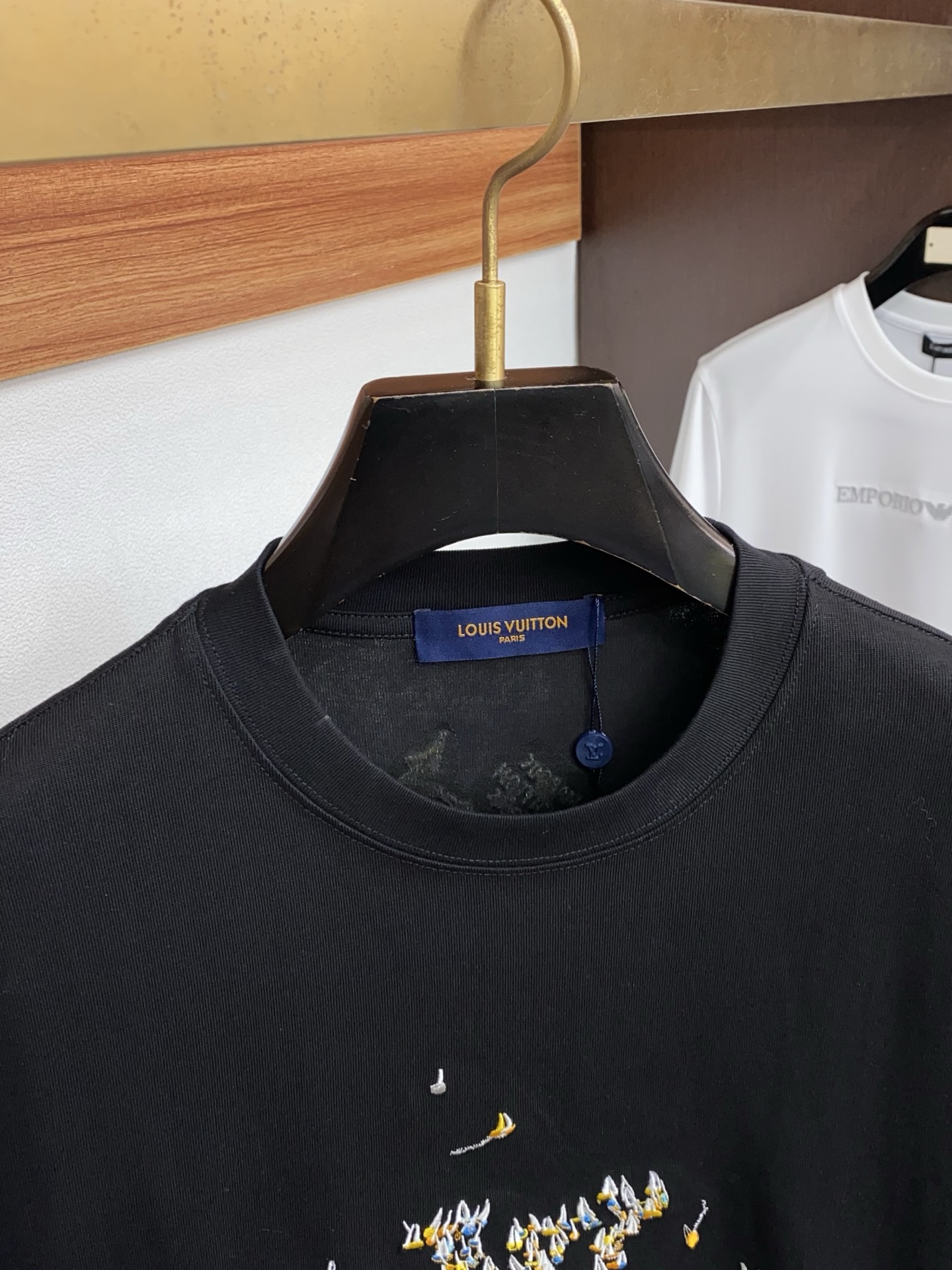 2026新款AW新品，时尚休闲打短袖 专柜同步有售，定制长绒棉面料，工艺极度复杂，视觉相当雅致时髦，高贵