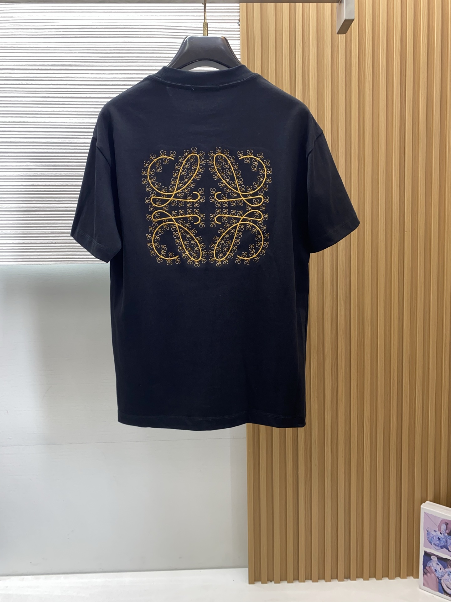 罗意威 2026新款AW新品，时尚休闲打短袖 专柜同步有售，定制长绒棉面料，工艺极度复杂，视觉相当雅致时